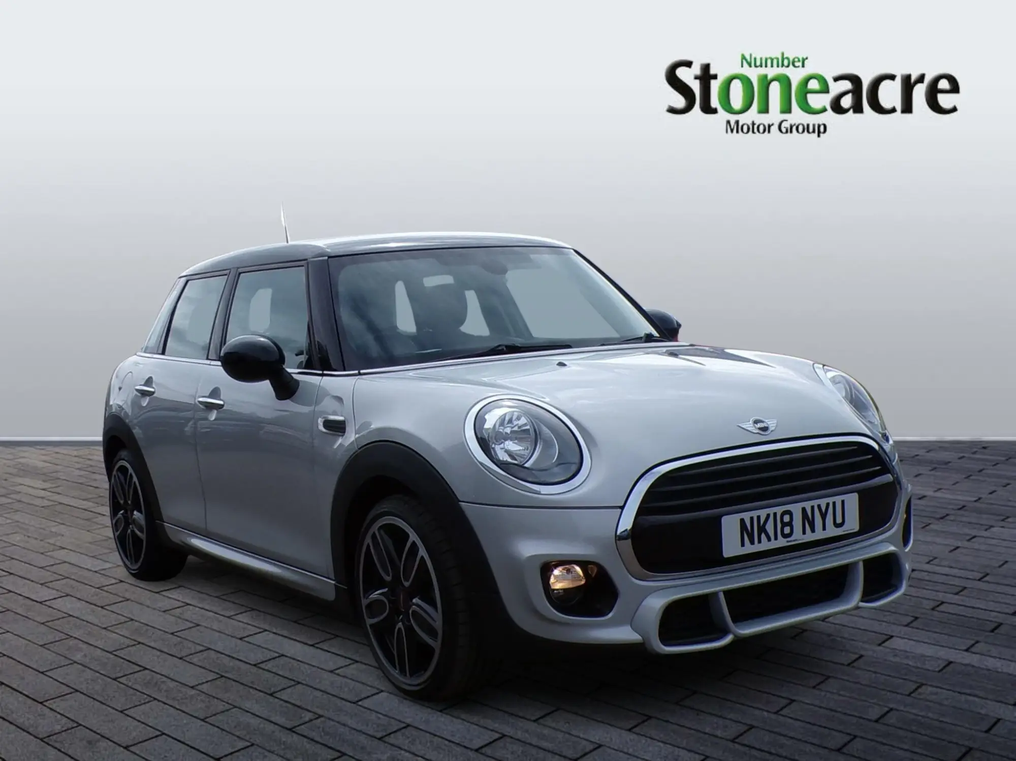 MINI Hatch 1.5 Cooper Euro 6 (s/s) 5dr NK18NYU Image 1