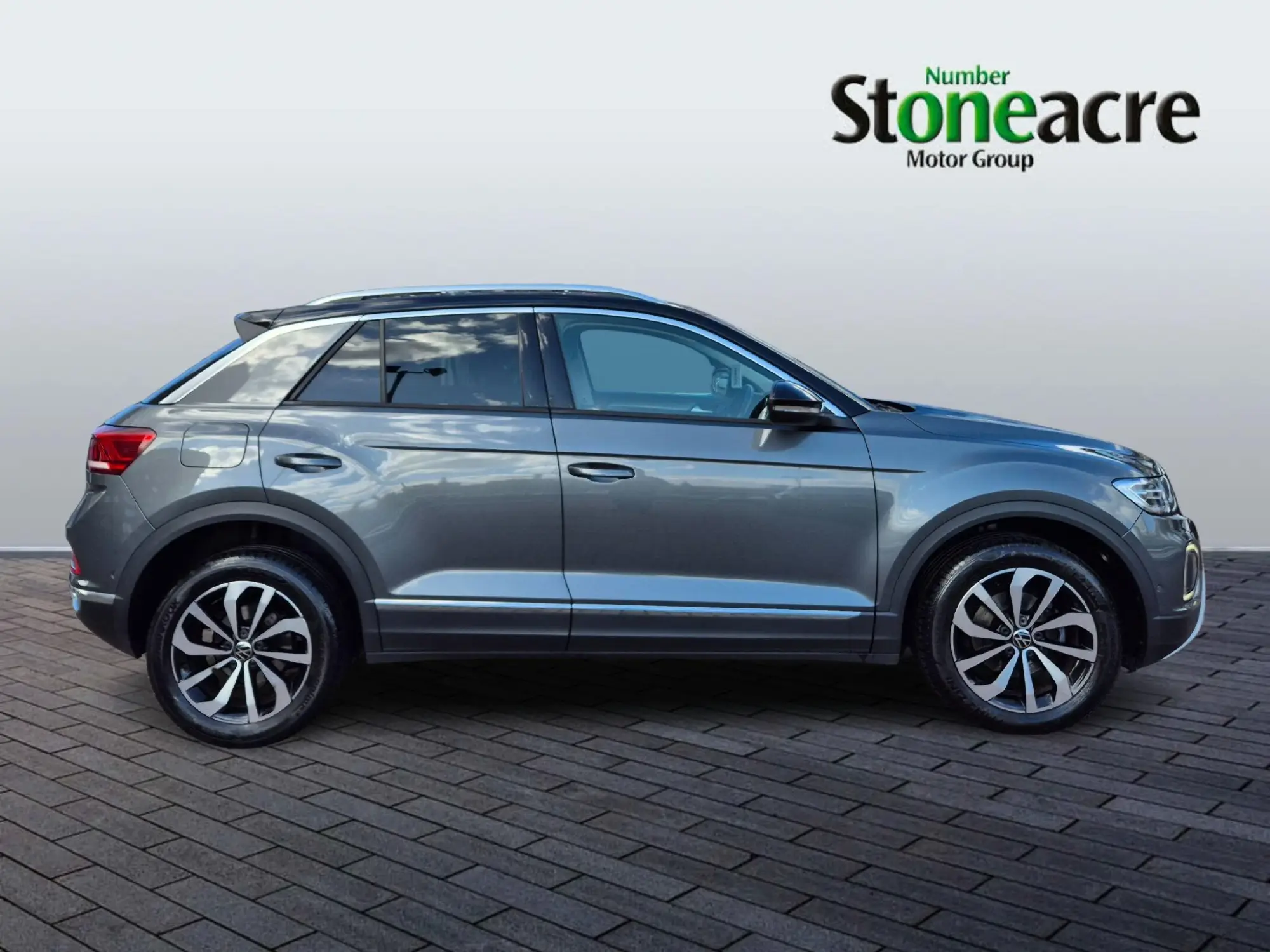 Volkswagen T-Roc 1.0 TSI Style Euro 6 (s/s) 5dr NG72LBK Image 2