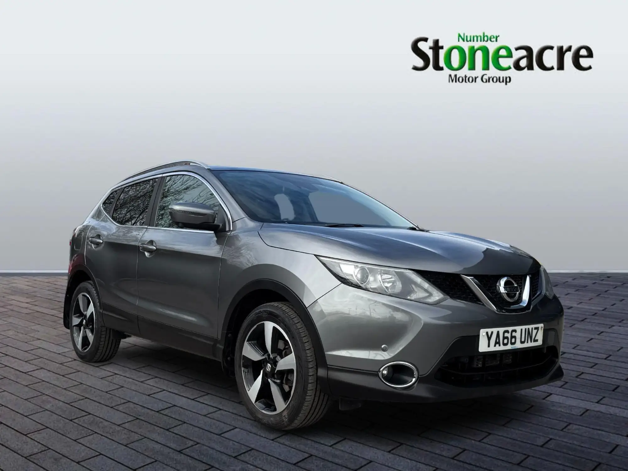 Nissan Qashqai 1.6 dCi N-Connecta XTRON 2WD Euro 6 (s/s) 5dr YA66UNZ Image 1