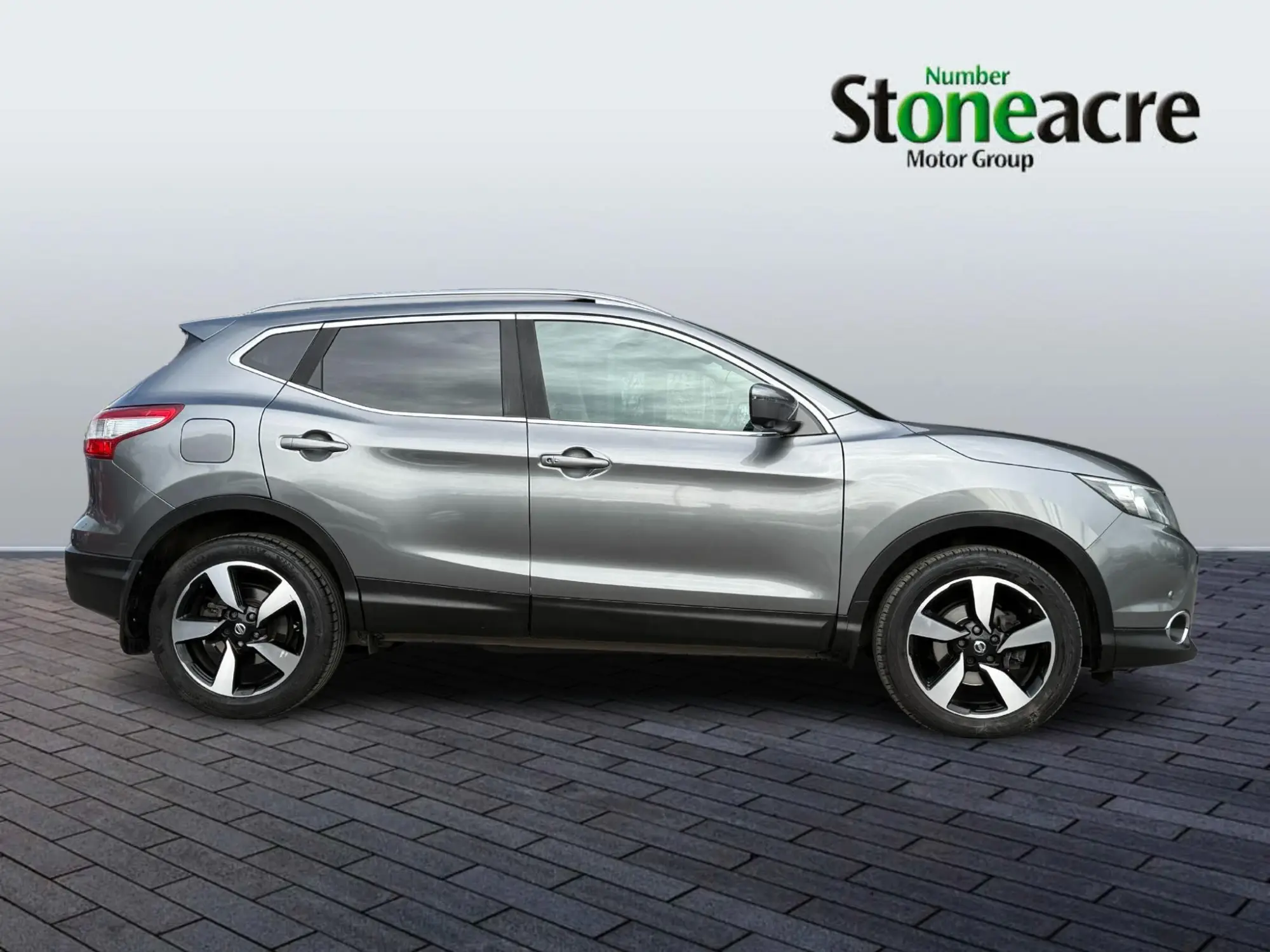 Nissan Qashqai 1.6 dCi N-Connecta XTRON 2WD Euro 6 (s/s) 5dr YA66UNZ Image 2