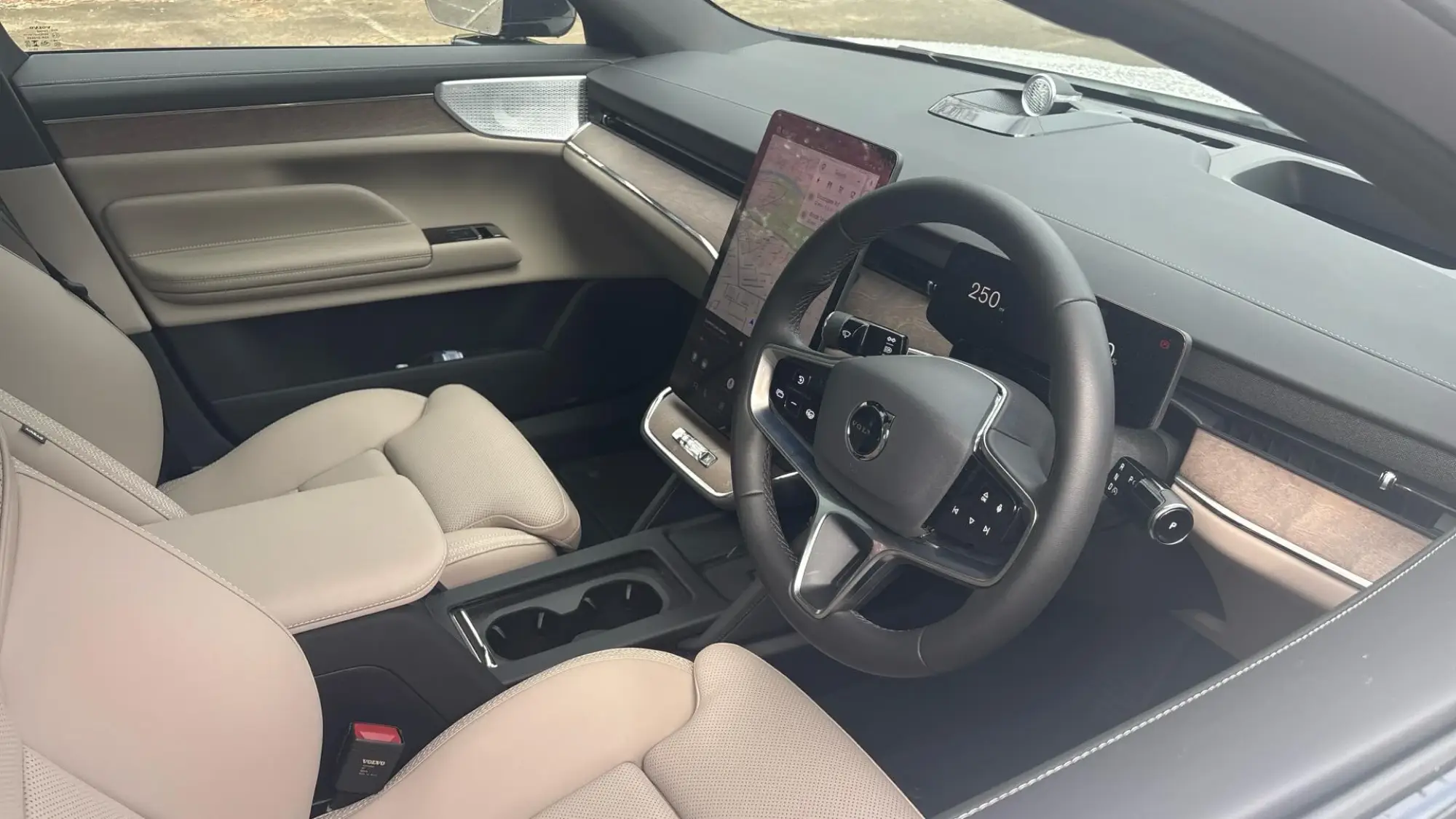 Volvo ES90 Image 4