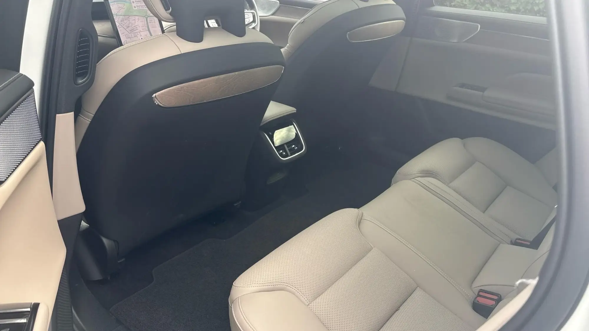 Volvo ES90 Image 16