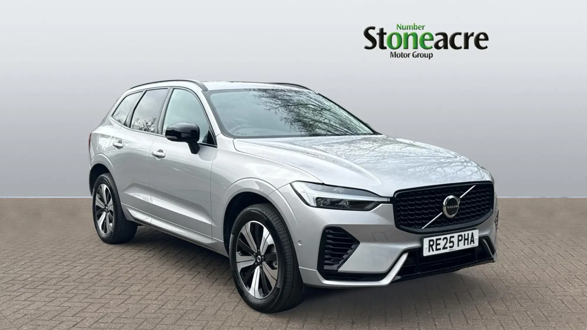Volvo XC60 2.0h T6 18.8kWh Plus Auto AWD Euro 6 (s/s) 5dr RE25PHA Image 1