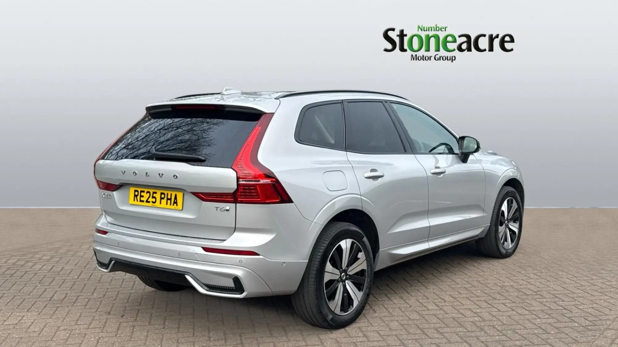 Volvo XC60 2.0h T6 18.8kWh Plus Auto AWD Euro 6 (s/s) 5dr RE25PHA Image 2