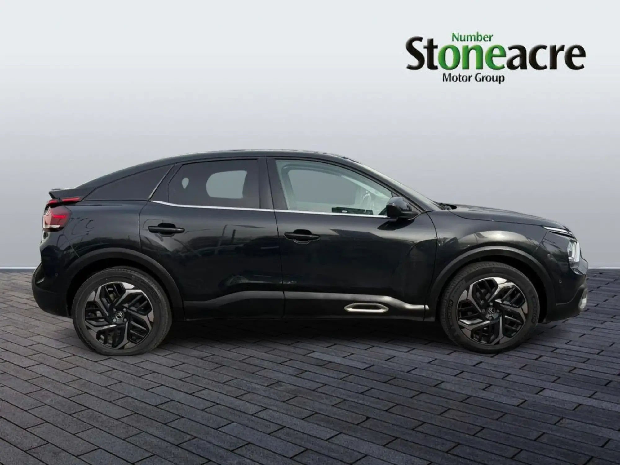 Citroen C4 1.2 PureTech Shine Hatchback 5dr Petrol Manual Euro 6 (s/s) (130 ps) SG70WLA Image 2