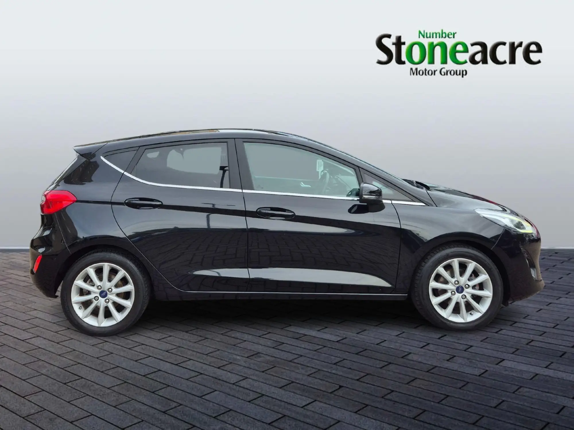 Ford Fiesta 1.0T EcoBoost Titanium Euro 6 (s/s) 5dr DN18KZJ Image 2