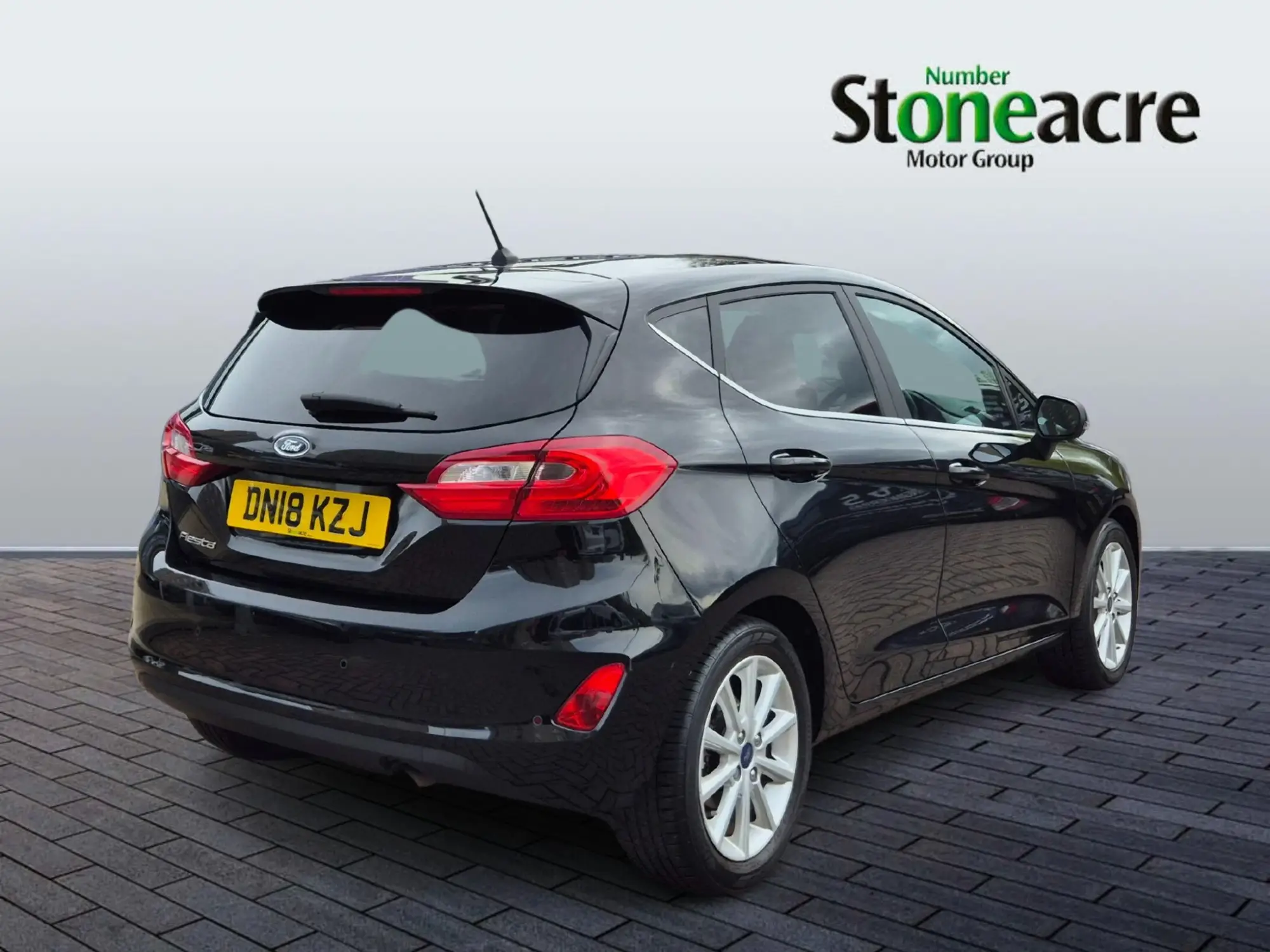Ford Fiesta 1.0T EcoBoost Titanium Euro 6 (s/s) 5dr DN18KZJ Image 3