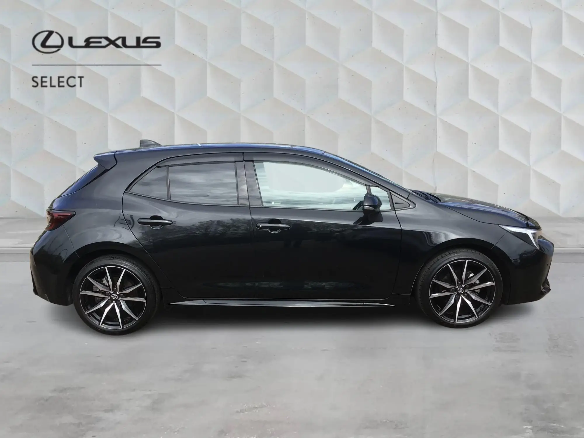 Toyota Corolla Hatchback 1.8 VVT-i Hybrid GR Sport 5dr CVT BT25MUC Image 2