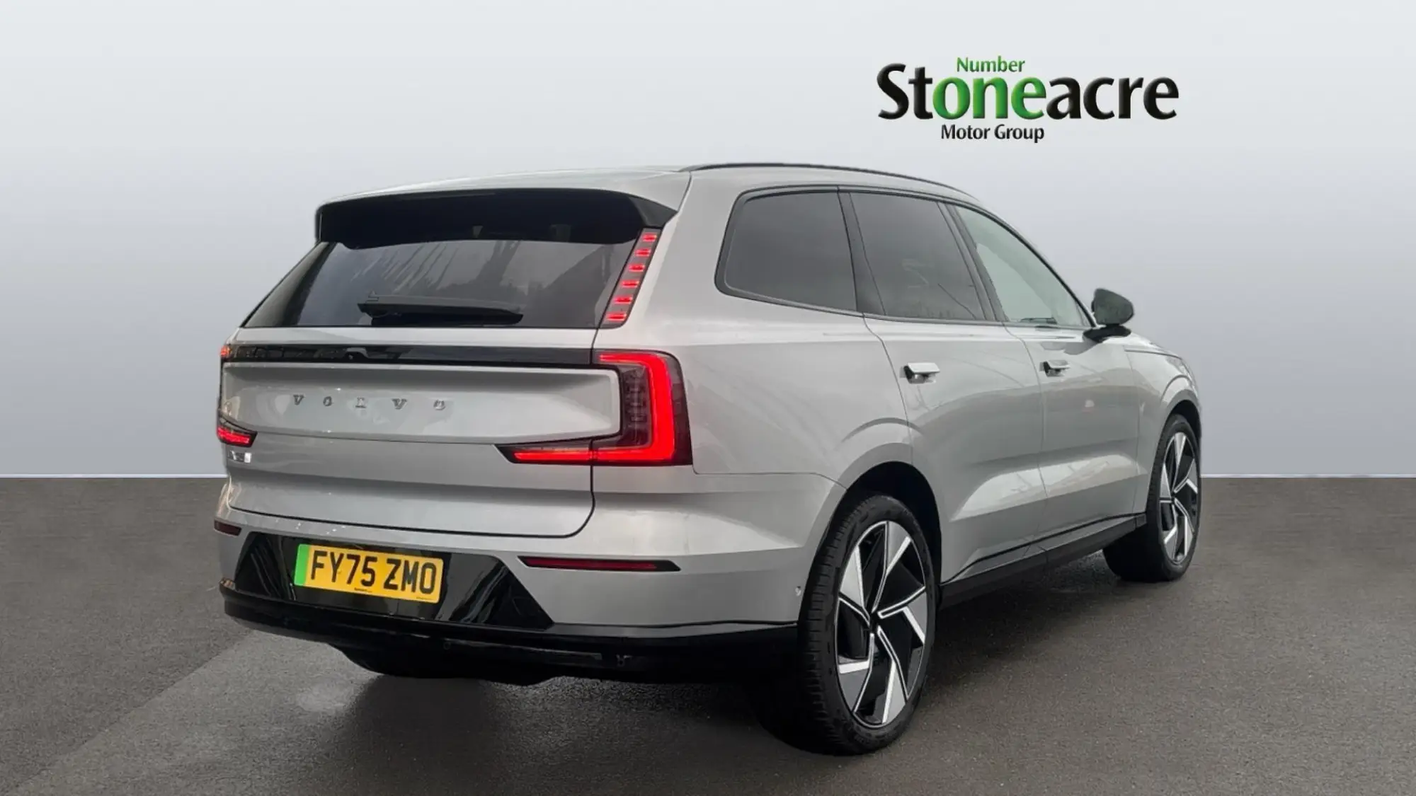 Volvo EX90 Twin Performance 111kWh Ultra Auto 4WD 5dr FY75ZMO Image 2