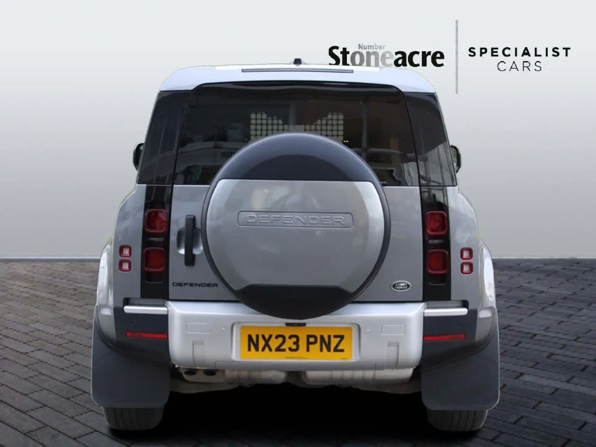 Land Rover Defender 90 Image 4 Land Rover Defender 90 Image 4
