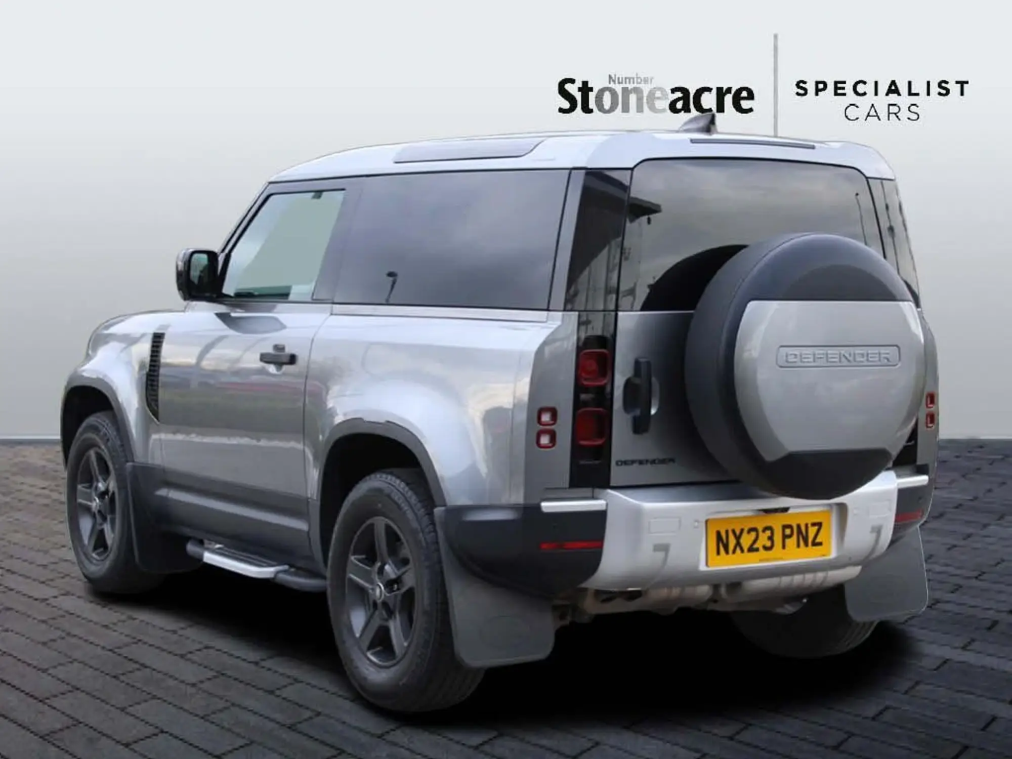 Land Rover Defender 90 Image 5 Land Rover Defender 90 Image 5