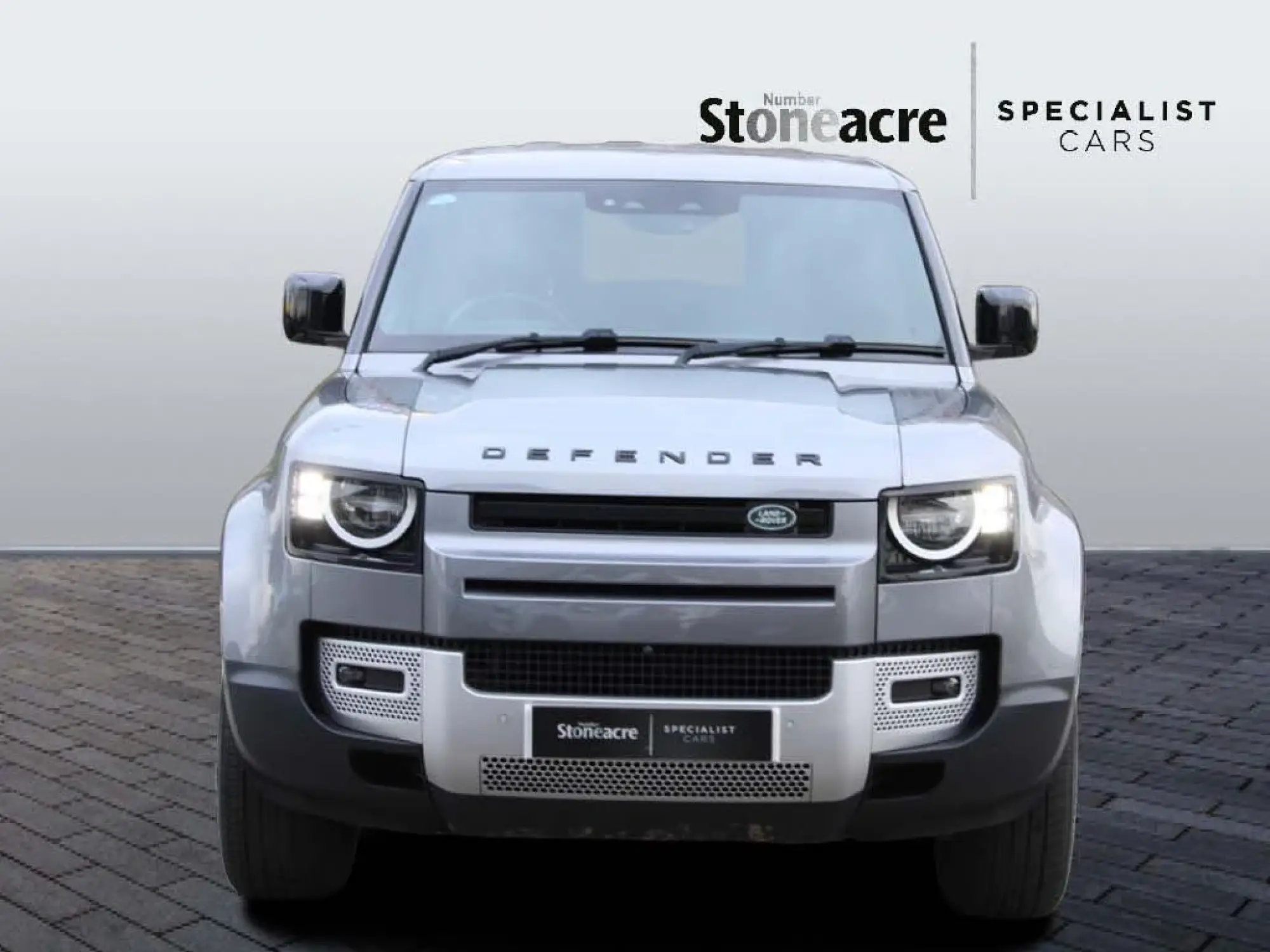 Land Rover Defender 90 Image 8 Land Rover Defender 90 Image 8