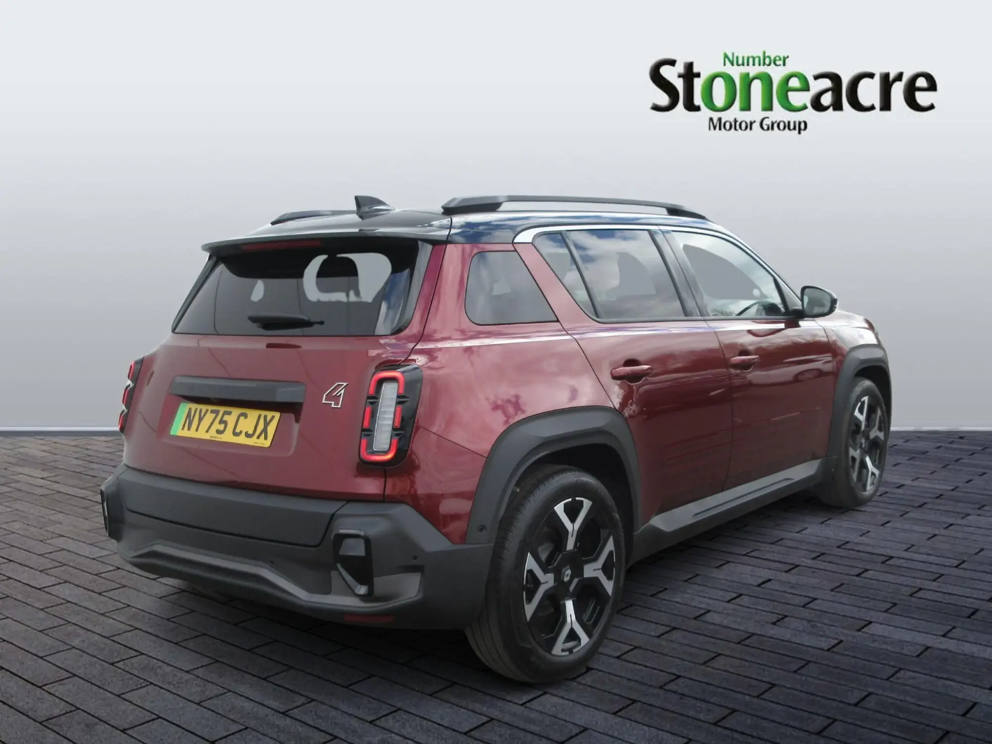 Renault 4 E-Tech Electric comfort range 52kWh techno Auto 5dr NY75CJX Image 3