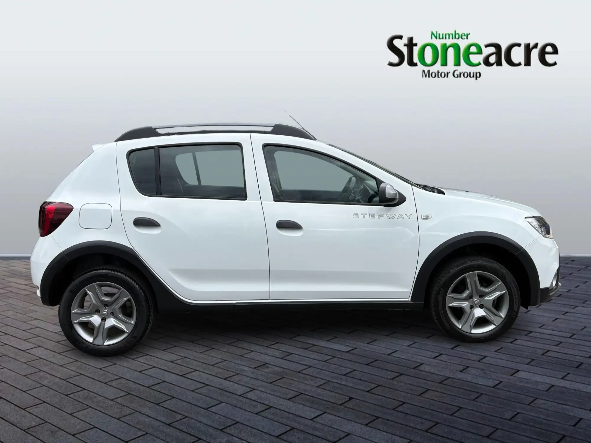 Dacia Sandero Stepway 0.9 TCe Essential 5dr YT70AUP Image 2