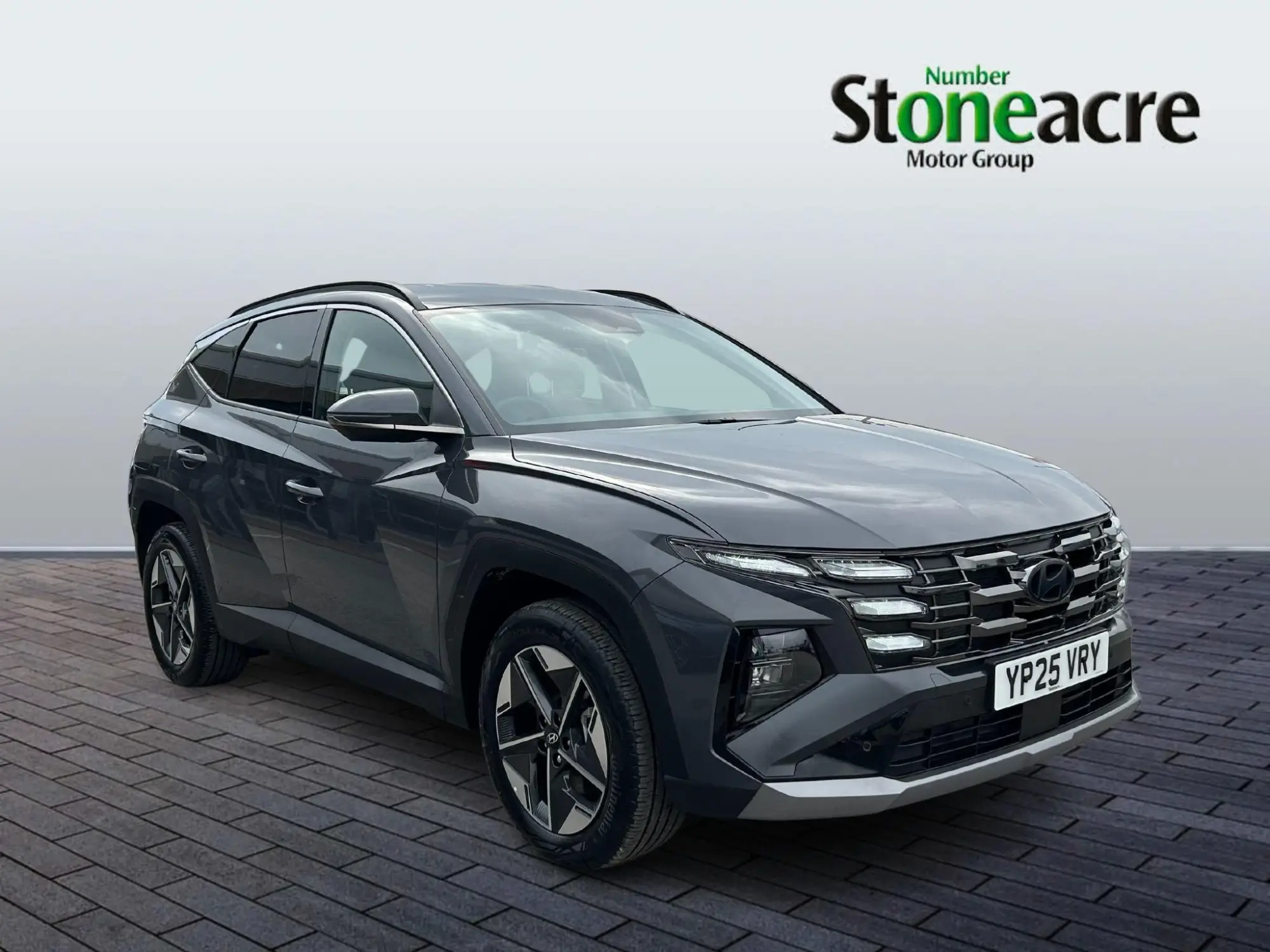 Hyundai TUCSON Plug-in Hybrid 1.6 T-GDi 13.8kWh Premium Auto 4WD Euro 6 (s/s) 5dr YP25VRY Image 1