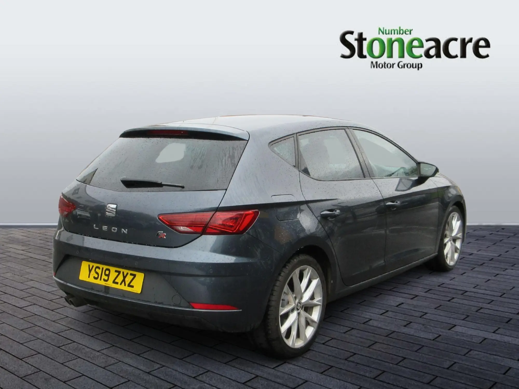SEAT Leon 1.5 TSI EVO FR Sport Euro 6 (s/s) 5dr YS19ZXZ Image 3