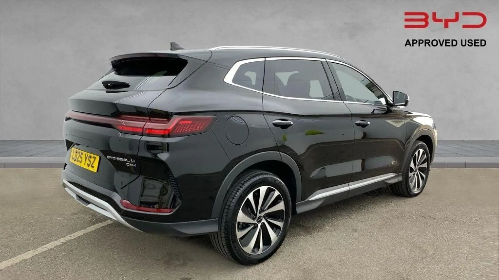BYD Seal U 1.5 DM-i 18.3kWh Boost CVT Auto Euro 6 (s/s) 5dr LD25YSZ Image 3