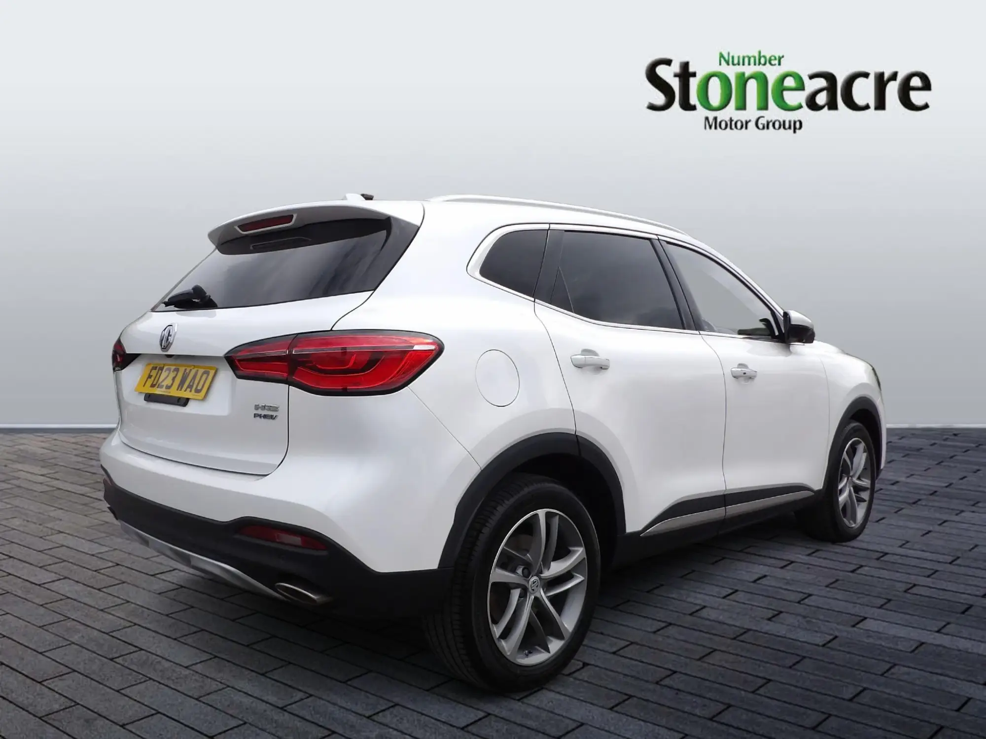 MG HS Plug-In Hybrid 1.5 T-GDI 16.6 kWh Exclusive Auto Euro 6 (s/s) 5dr FD23WAO Image 3