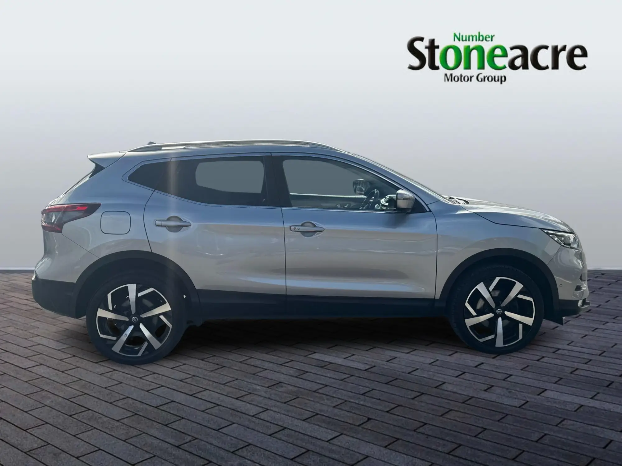 Nissan Qashqai 1.5 dCi Tekna SUV 5dr Diesel Manual Euro 6 (s/s) (110 ps) SB67ZZF Image 2