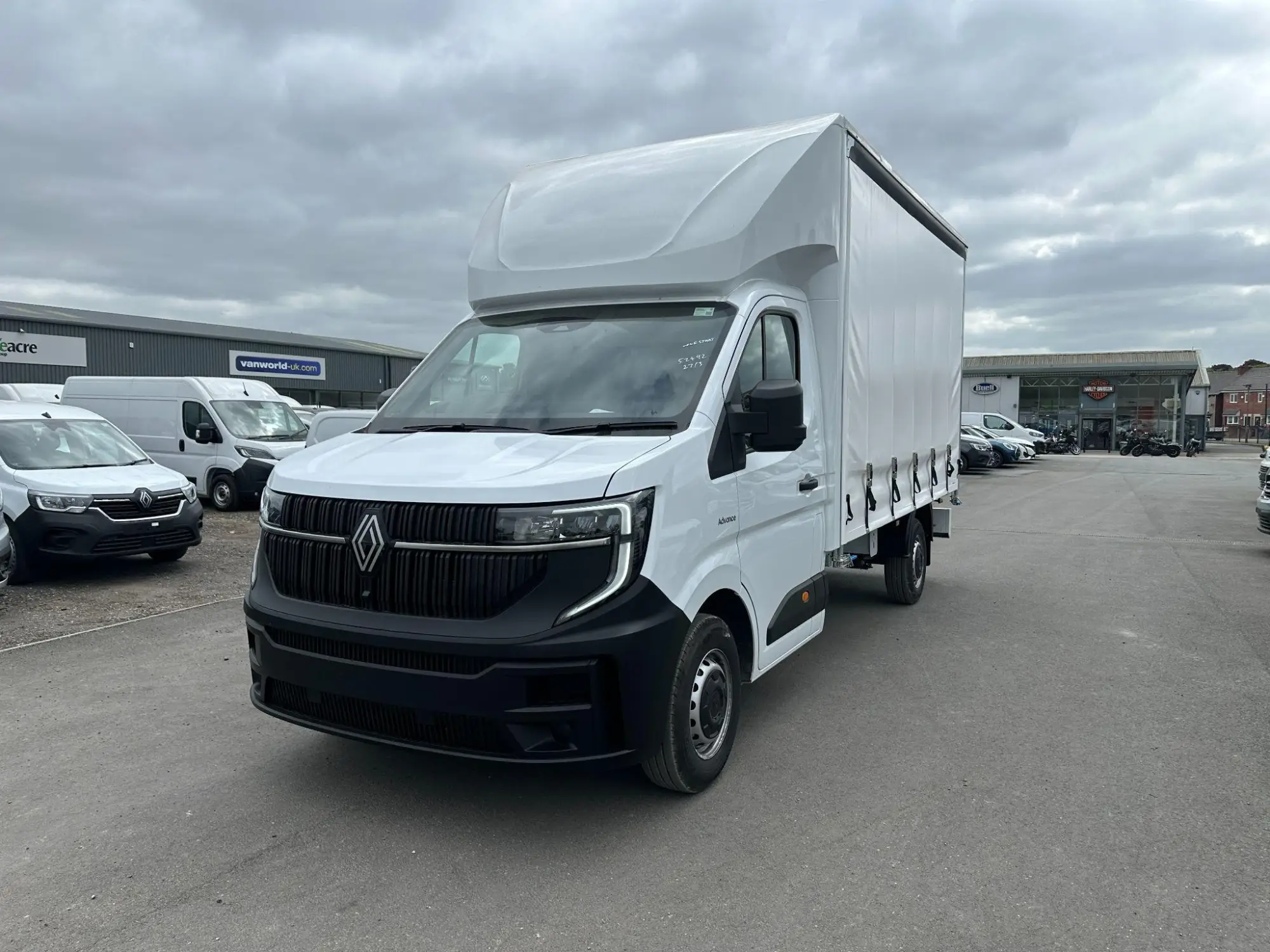 Renault Master 2.0 dCi 35 Advance LWB Euro 6 (s/s) 2dr Image 3