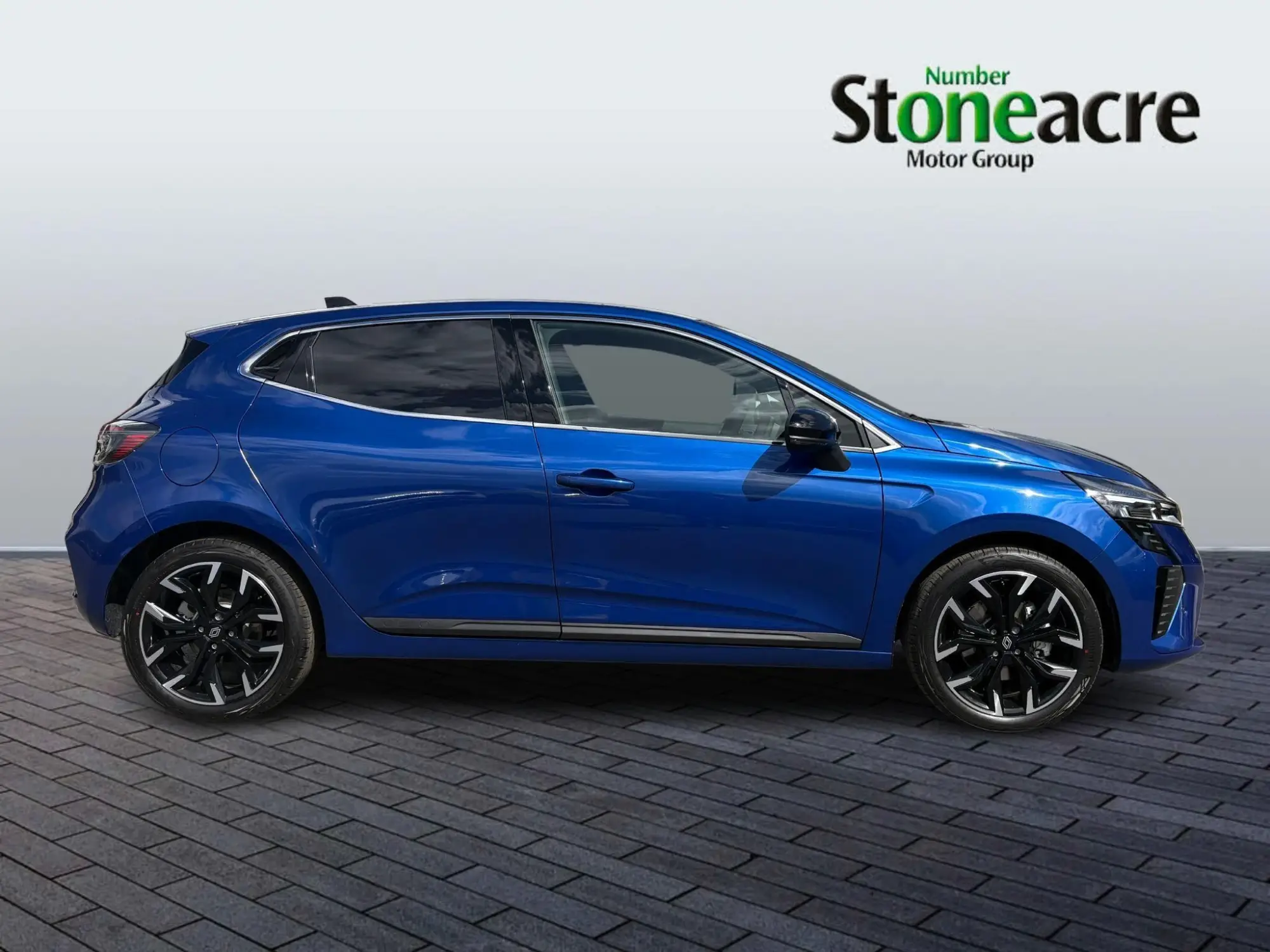 Renault Clio E-Tech Image 2