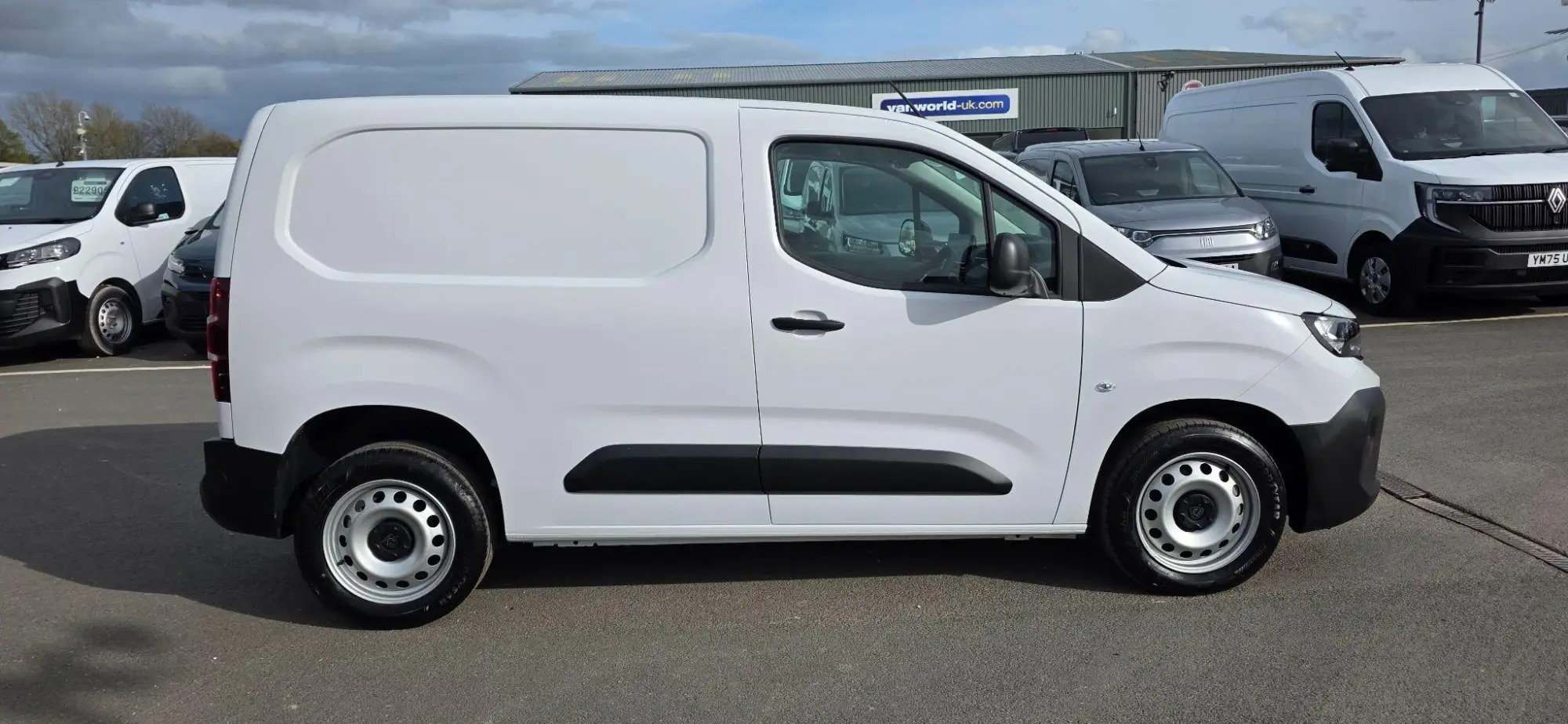 Peugeot Partner 1.5 BlueHDi 1000 Professional Standard Panel Van SWB Euro 6 (s/s) 5dr YD75GPS Image 2