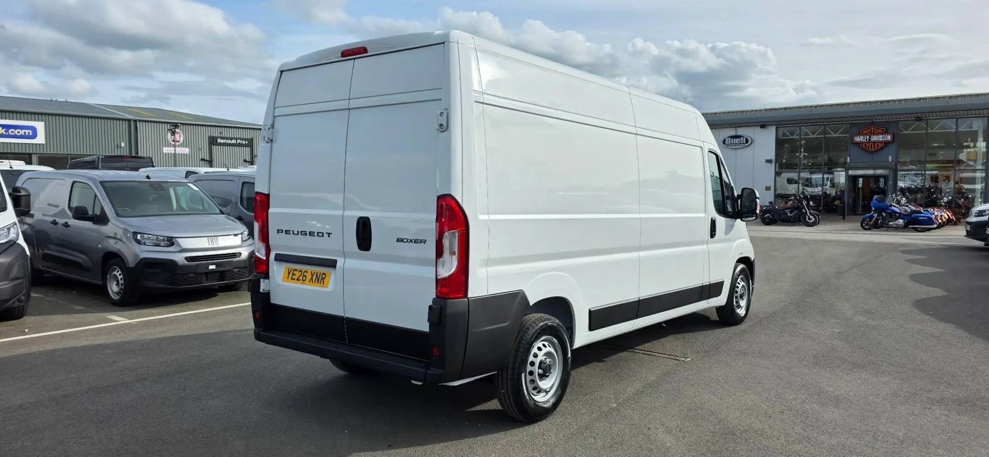 Peugeot Boxer 2.2 BlueHDi 335 Professional EAT8 L3 H2 Euro 6 (s/s) 5dr YE26XNR Image 3
