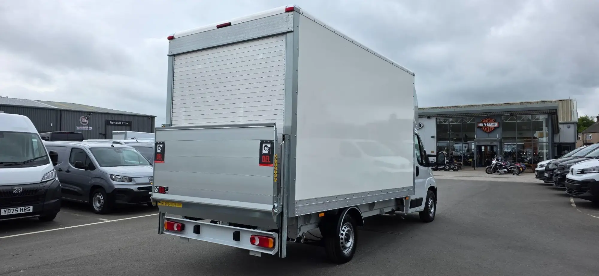 Peugeot Boxer 2.2 BlueHDi 335 Professional L3 Euro 6 (s/s) 2dr YE26WGG Image 3