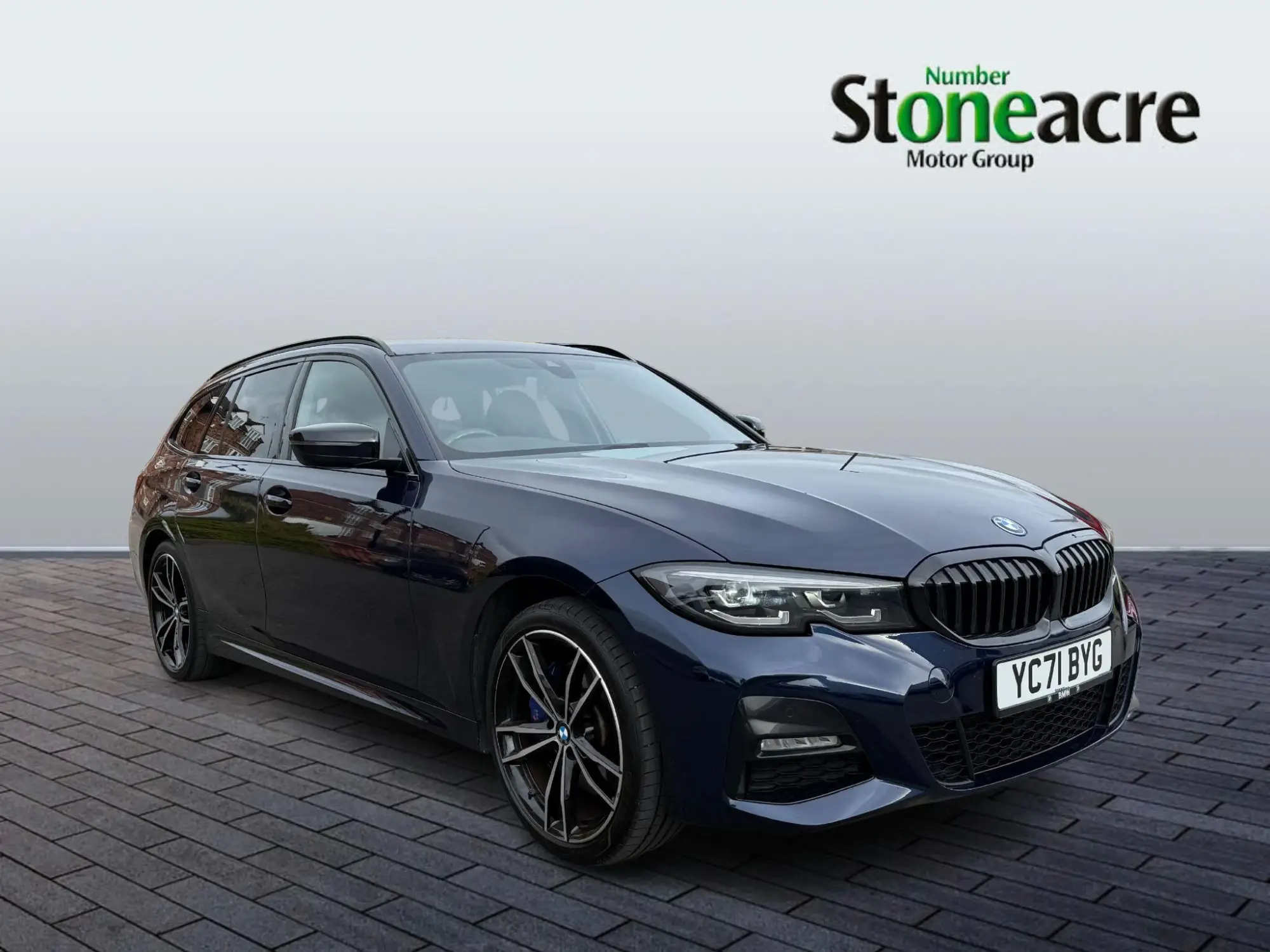 BMW 3 Series Touring 330e M Sport Pro Edition (292BHP) Touring Auto YC71BYG Image 1