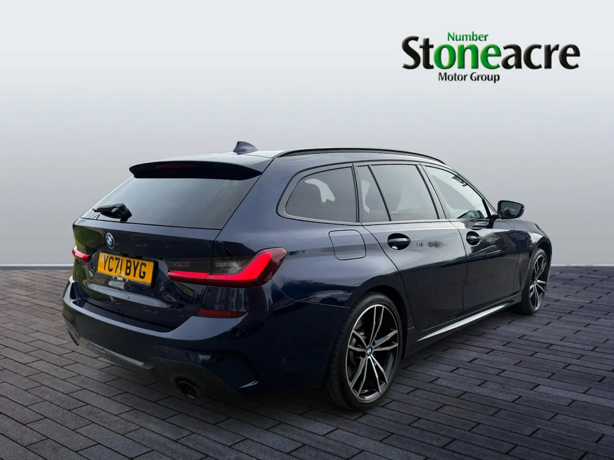 BMW 3 Series Touring 330e M Sport Pro Edition (292BHP) Touring Auto YC71BYG Image 3