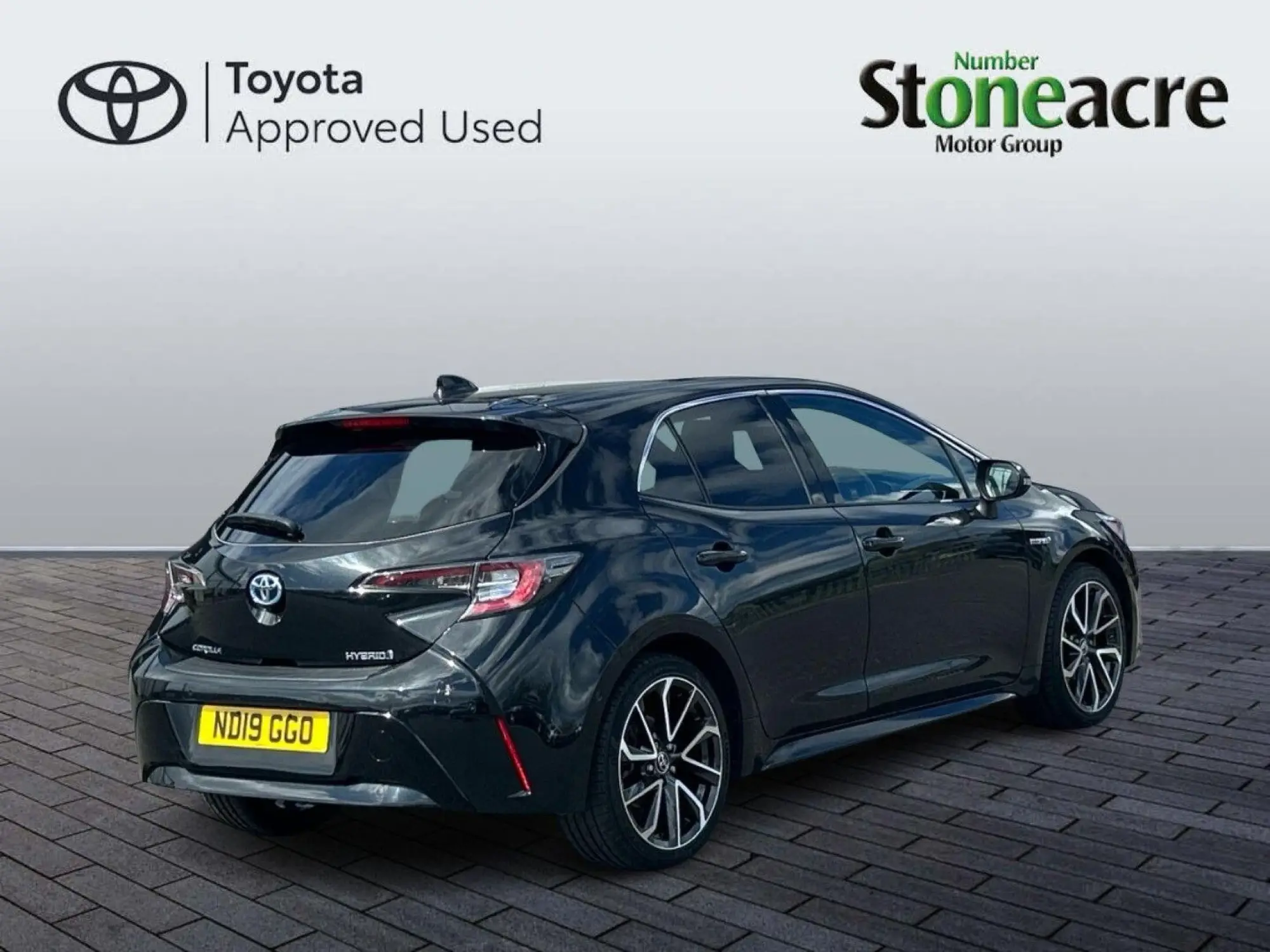 Toyota Corolla Hatchback 1.8 VVT-i Hybrid Excel 5dr CVT ND19GGO Image 3