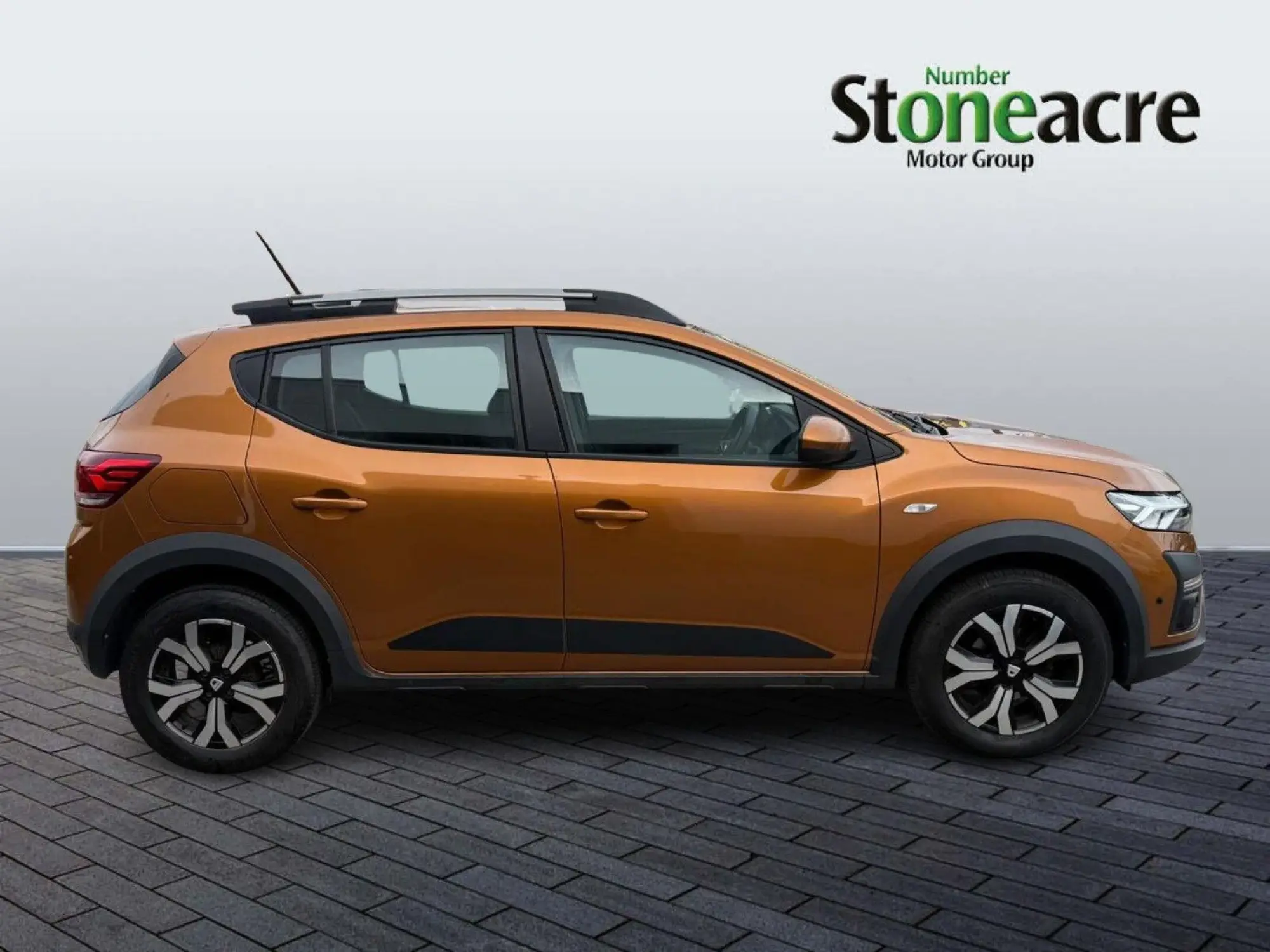 Dacia Sandero Stepway Stepway Prestige TCe 90 Auto NV22UTS Image 2