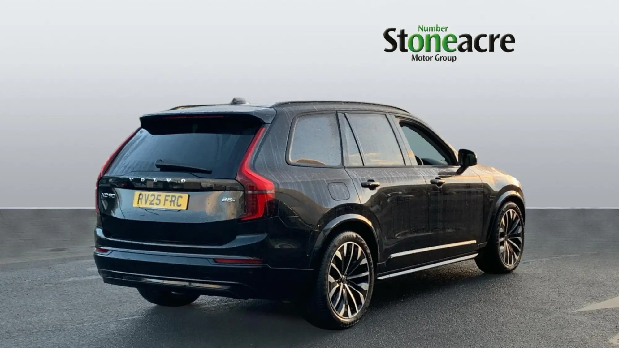 Volvo XC90 2.0 B5 MHEV Plus Auto 4WD Euro 6 (s/s) 5dr RV25FRC Image 2