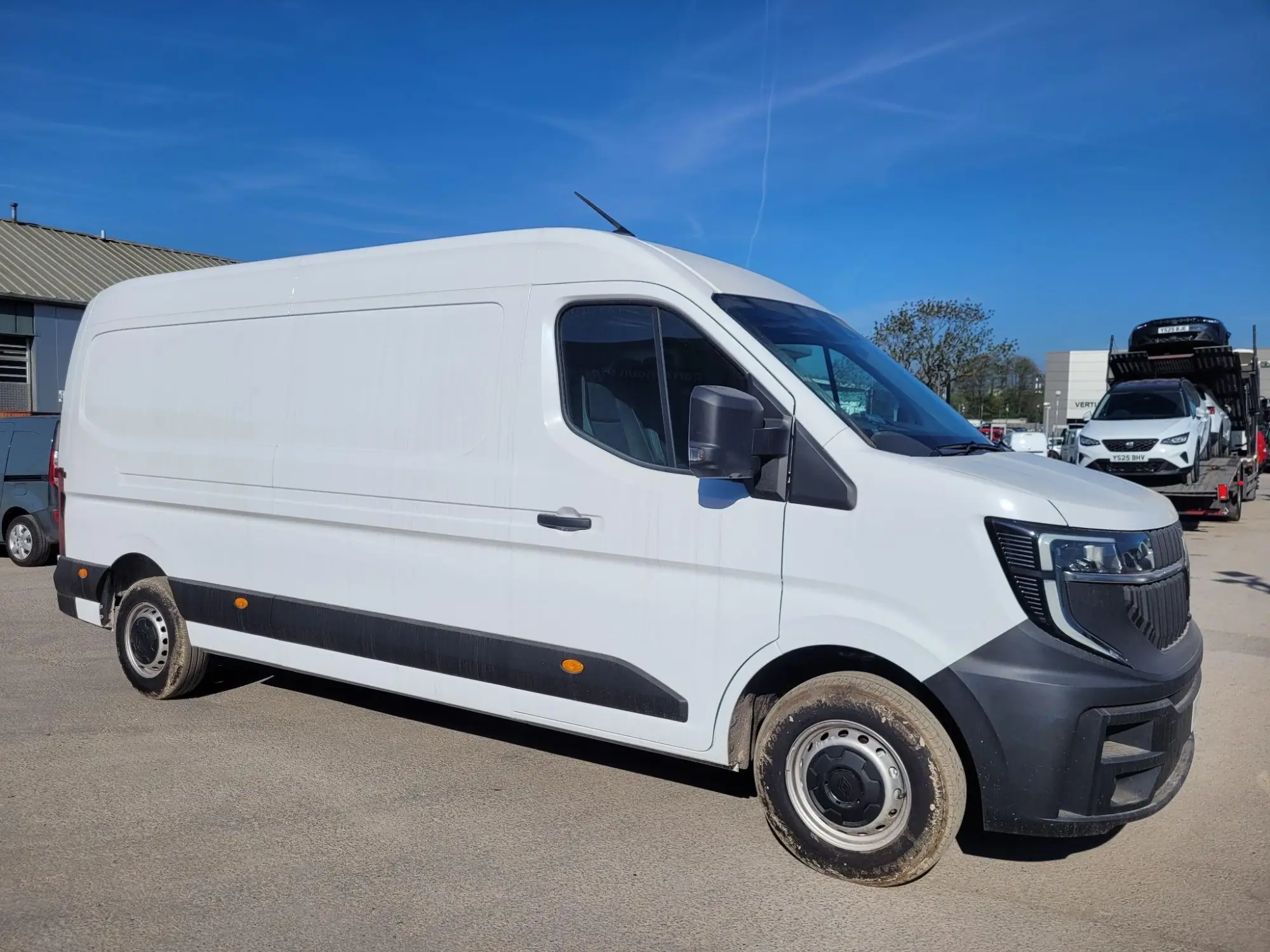 Renault Master 2.0 dCi 35 Advance LWB Medium Roof Euro 6 (s/s) 5dr Image 3