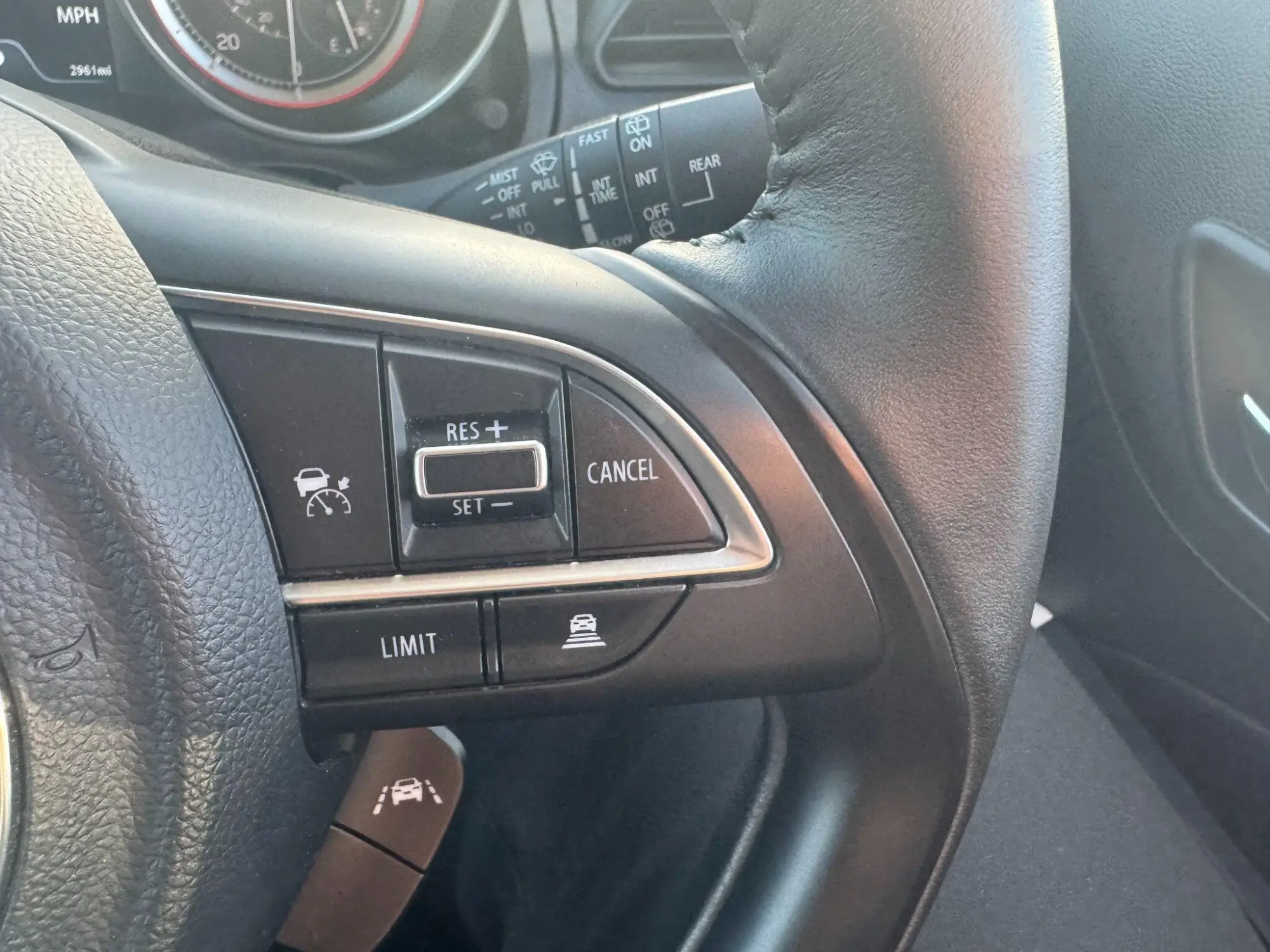Suzuki Swift Image 21