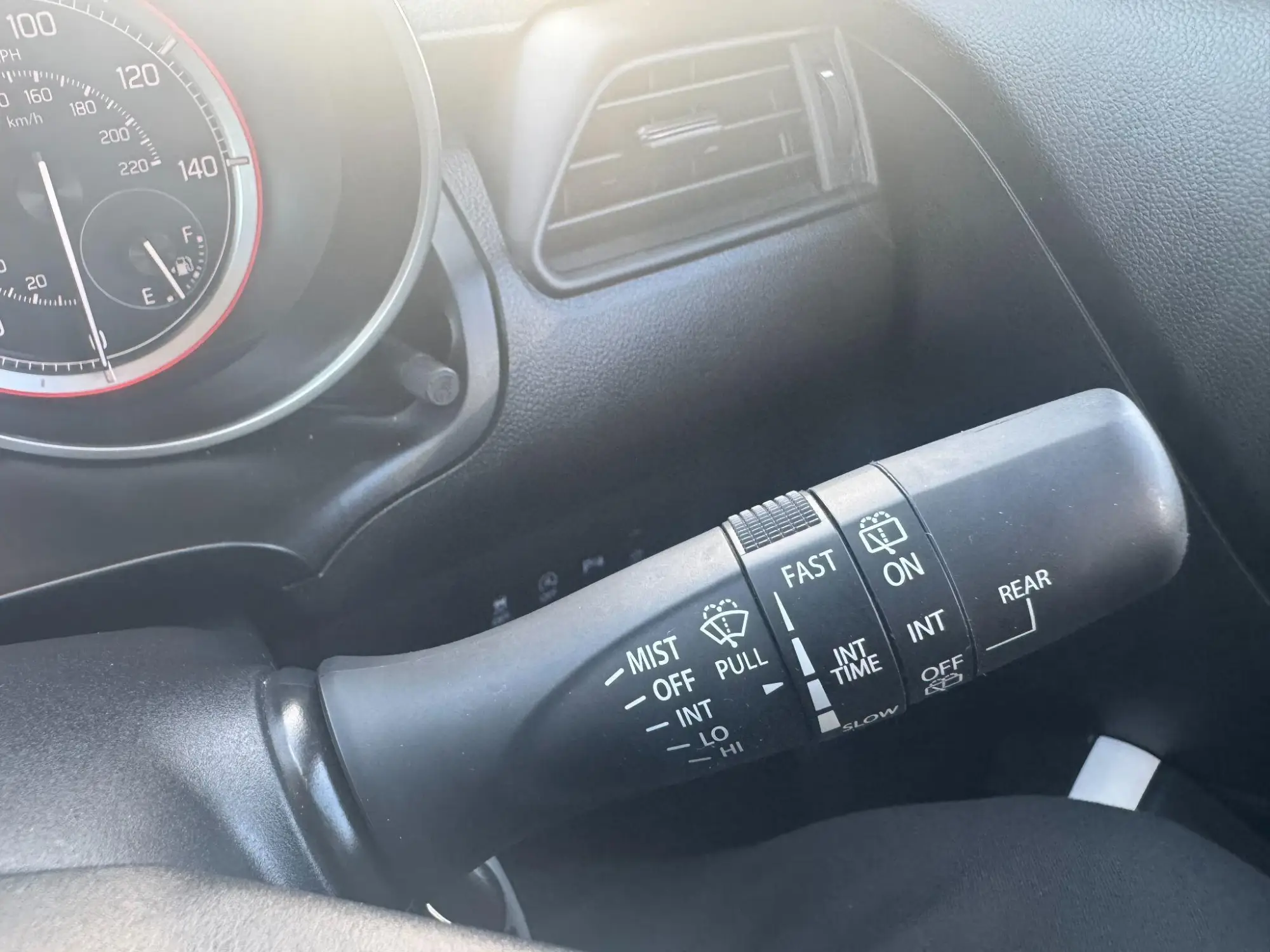 Suzuki Swift Image 25