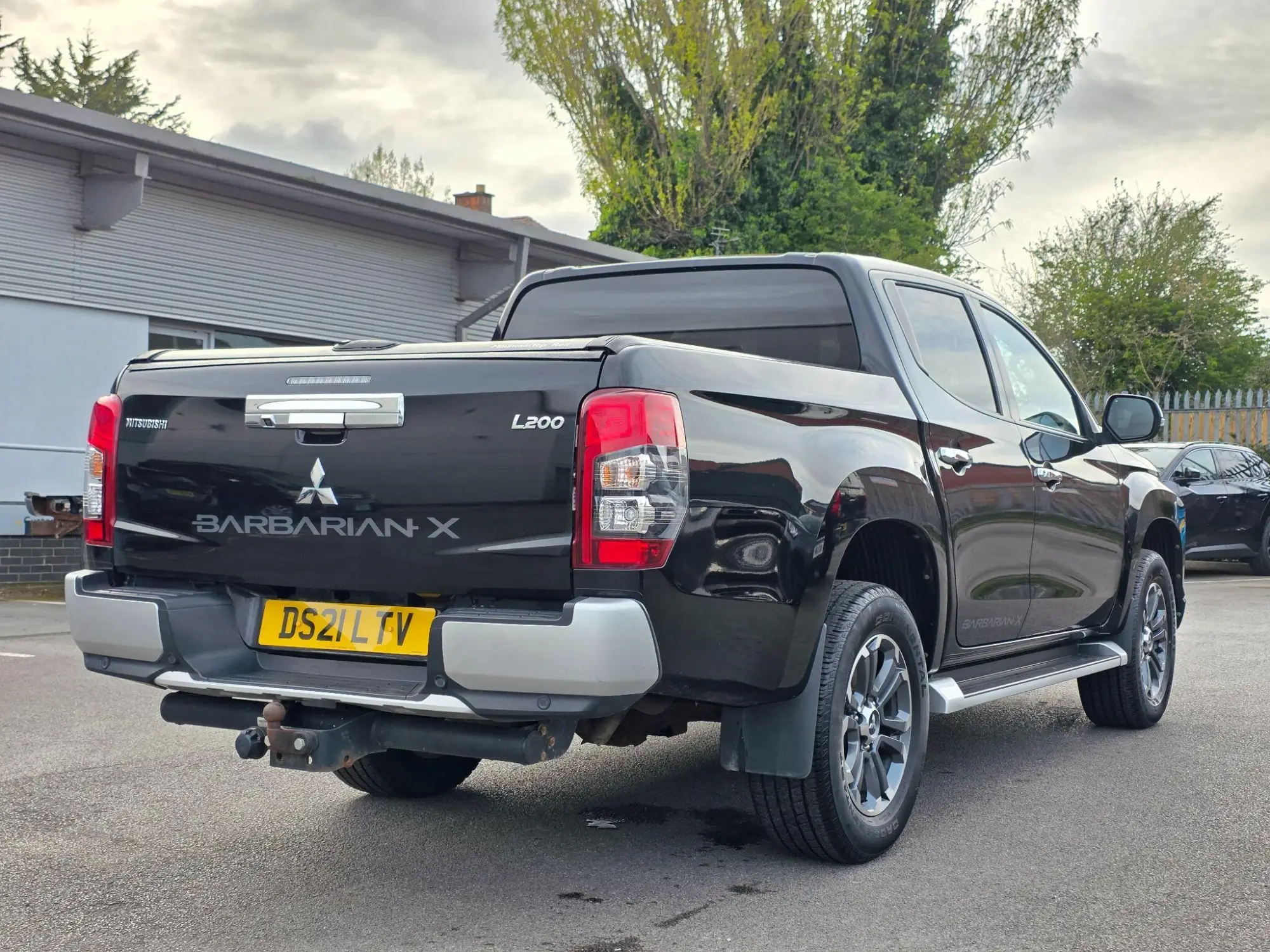 Mitsubishi L200 Double Cab DI-D 150 Barbarian X 4WD Auto DS21LTV Image 2