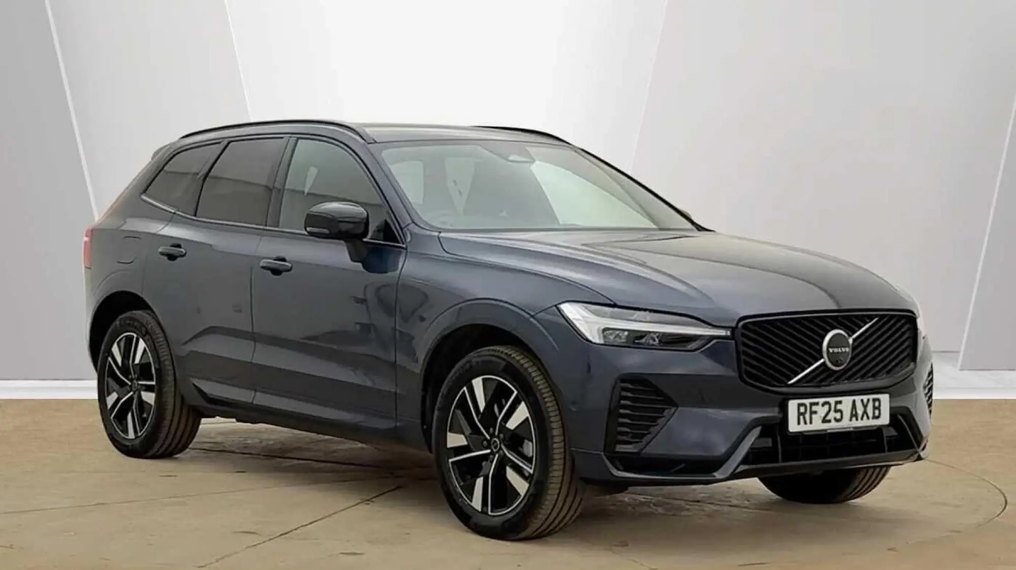 Volvo XC60 2.0 B5 MHEV Plus Auto AWD Euro 6 (s/s) 5dr RF25AXB Image 1