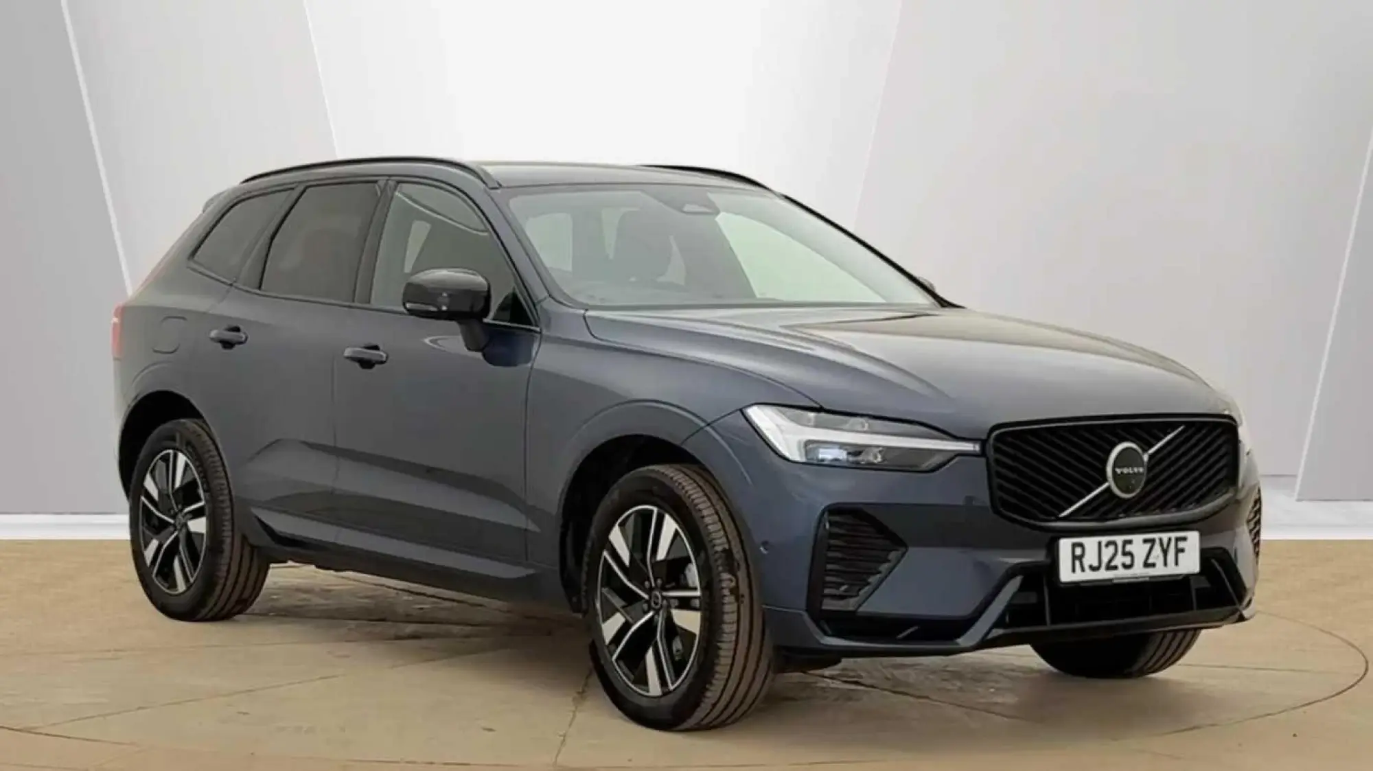 Volvo XC60 2.0 B5 MHEV Plus Pro Auto AWD Euro 6 (s/s) 5dr RJ25ZYF Image 1
