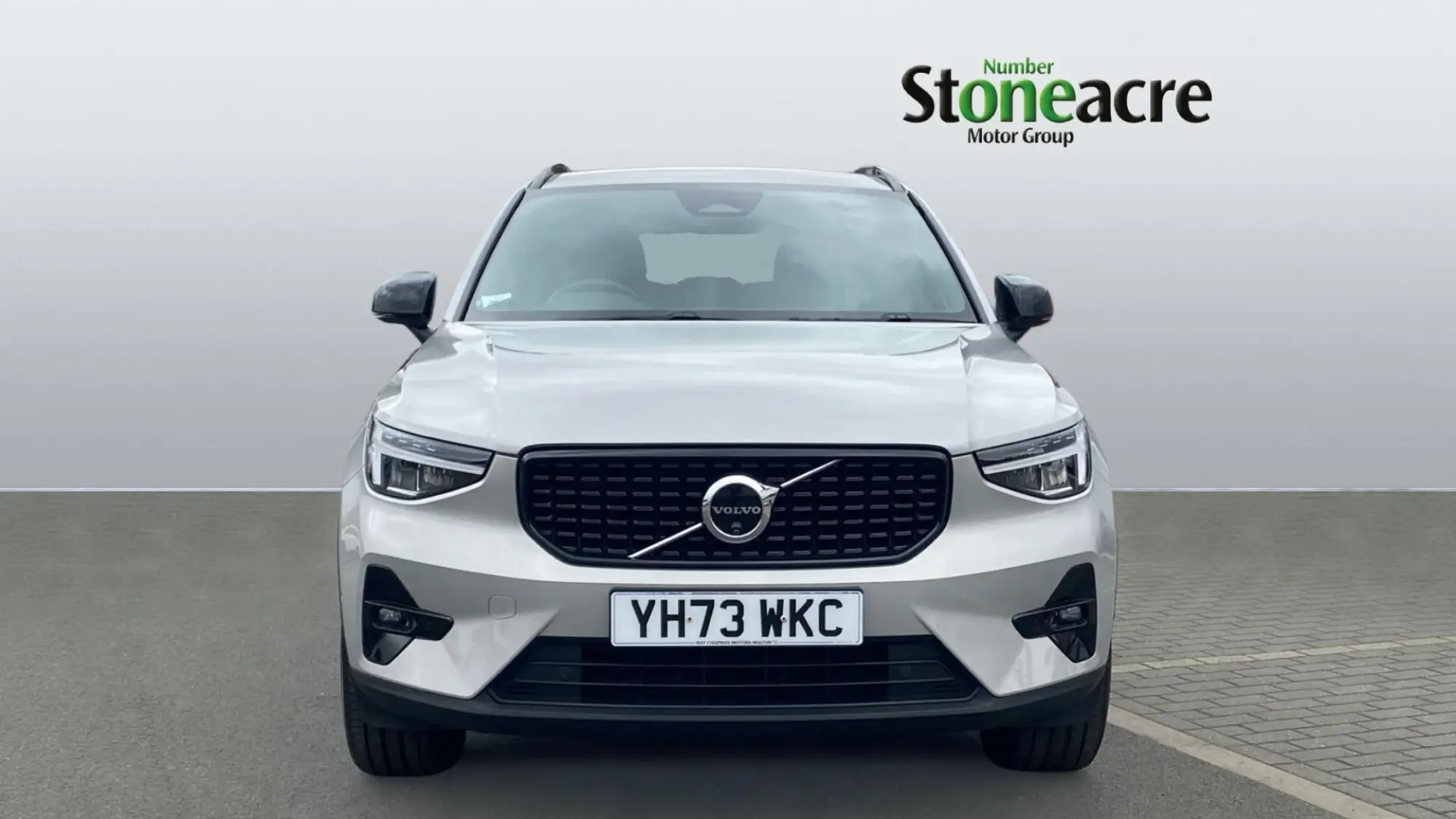 Volvo XC40 2.0 B3P Plus Dark 5dr Auto YH73WKC Image 2