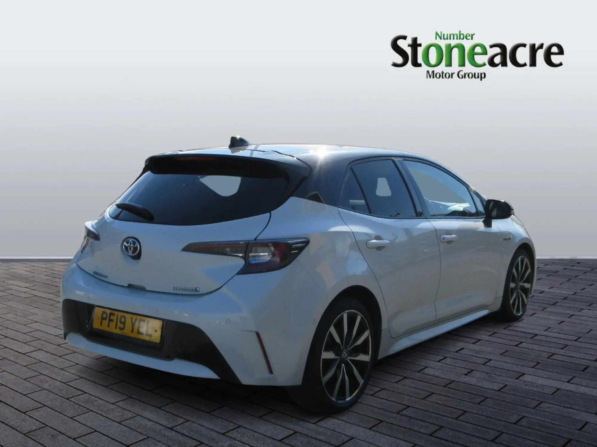 Toyota Corolla Hatchback 1.8 VVT-i Hybrid Excel 5dr CVT PF19YEL Image 3