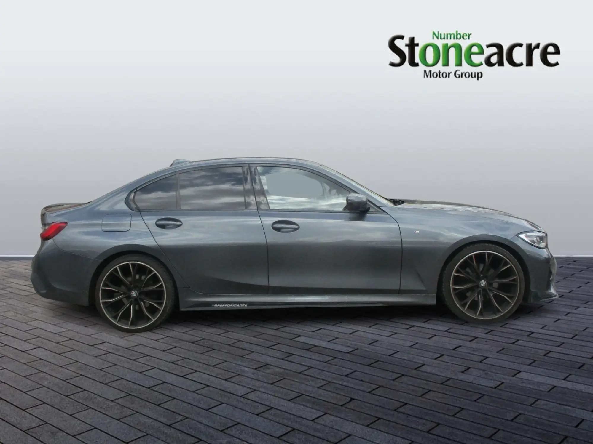 BMW 3 Series 2.0 320i M Sport Auto Euro 6 (s/s) 4dr LG70LOJ Image 2