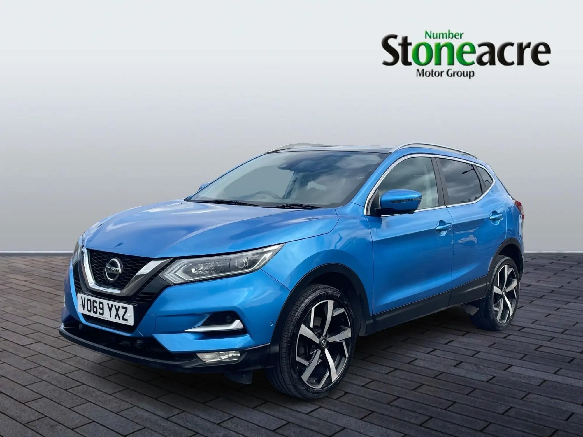Nissan Qashqai 1.3 DIG-T Tekna Euro 6 (s/s) 5dr VO69YXZ Image 3