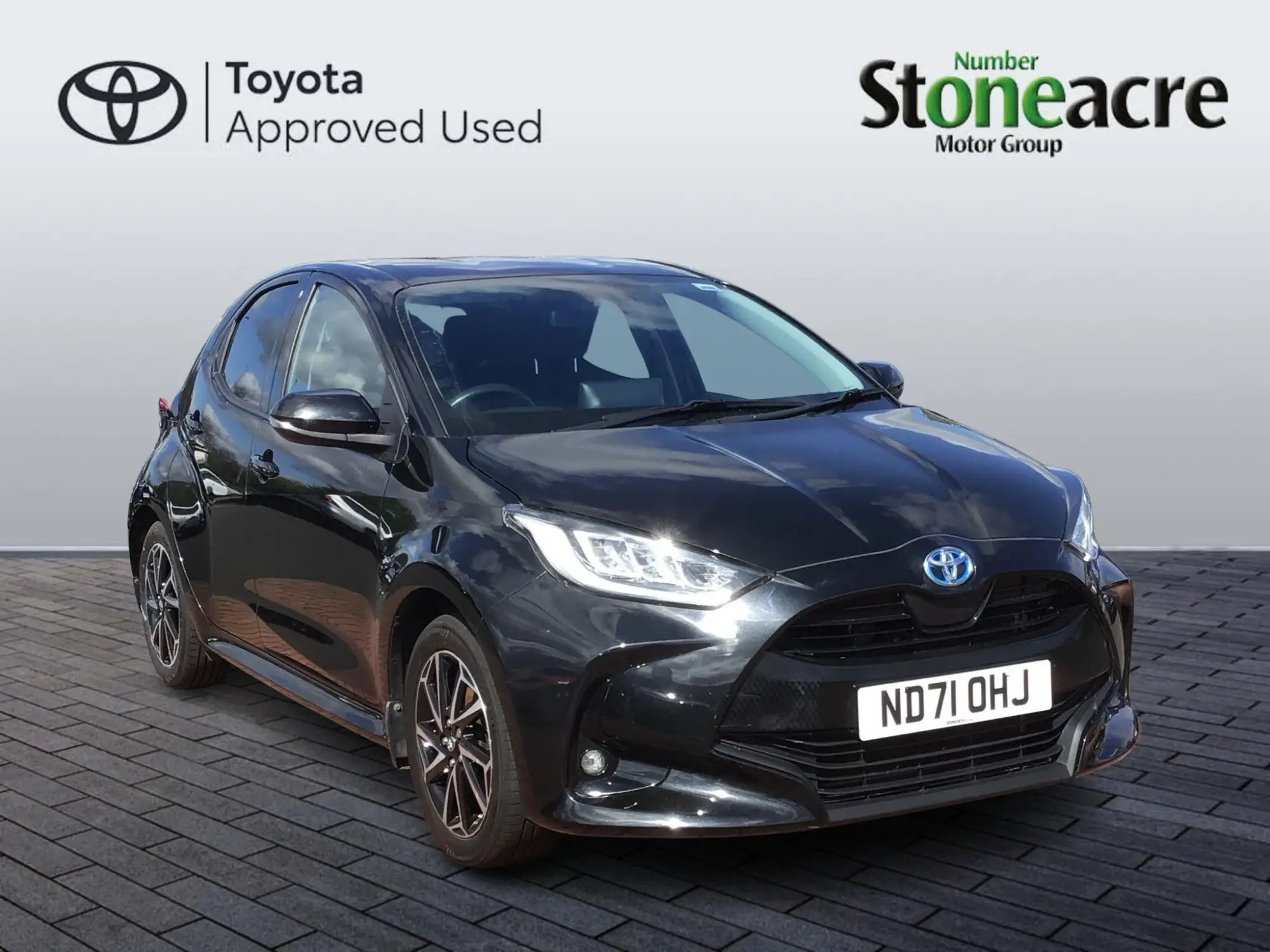 Toyota Yaris 1.5 Hybrid Design 5dr CVT ND71OHJ Image 1