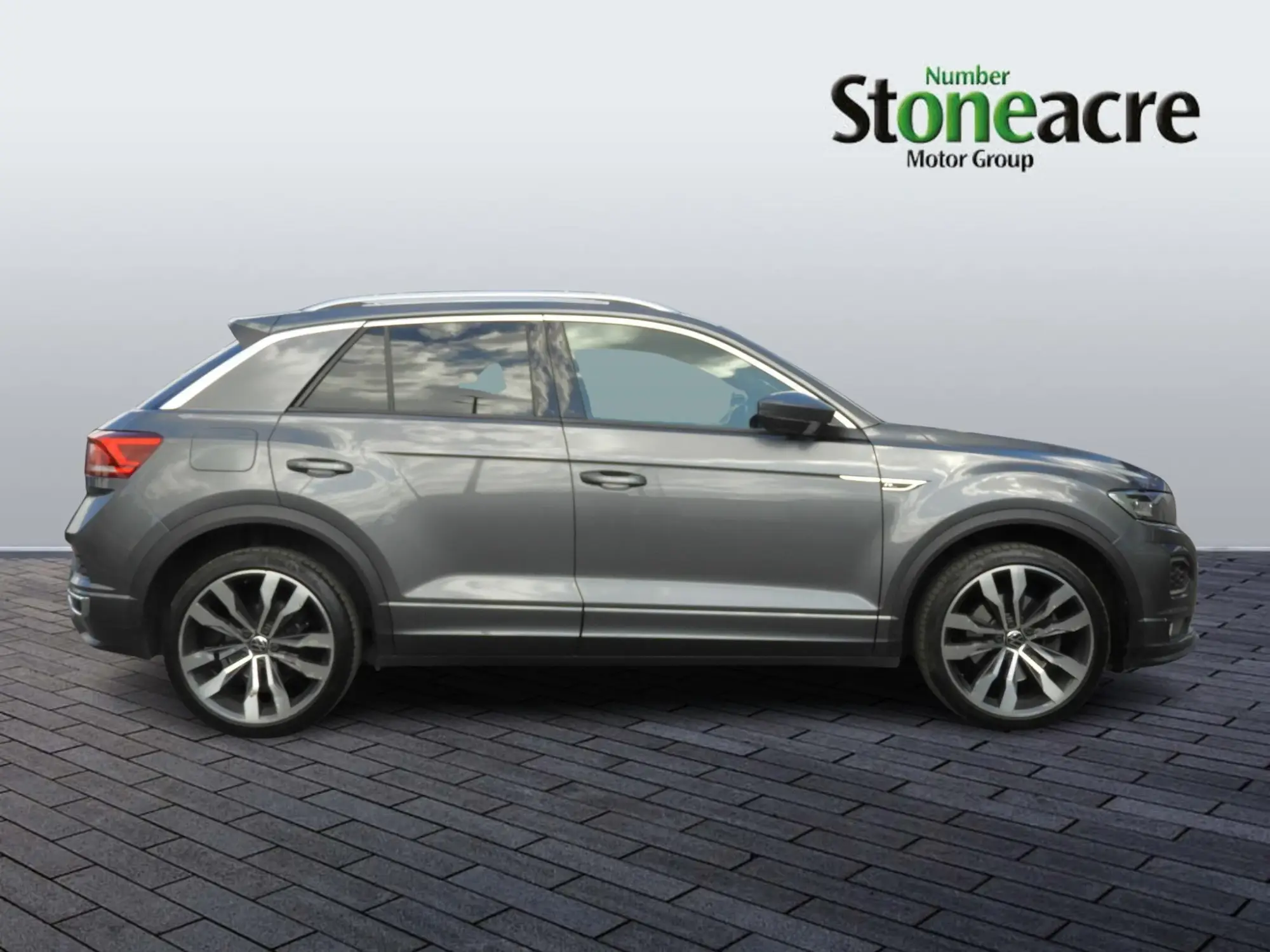 Volkswagen T-Roc 1.5 TSI EVO R-Line DSG Euro 6 (s/s) 5dr VO70KPL Image 2