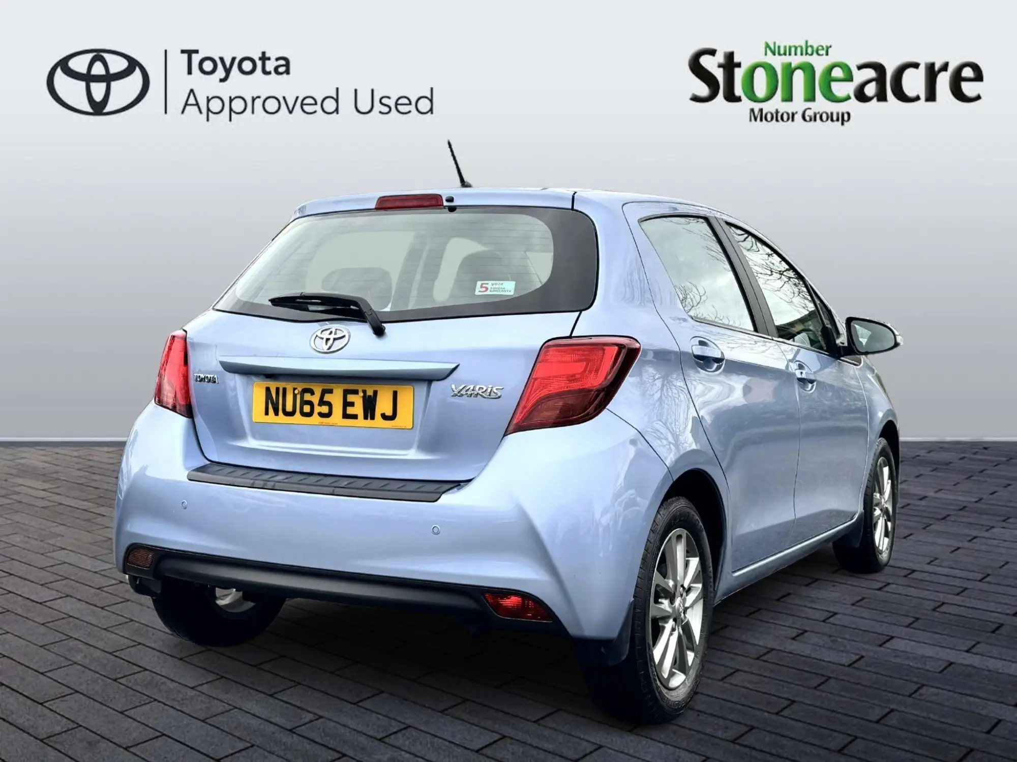 Toyota Yaris 1.33 VVT-i Icon 5dr NU65EWJ Image 3