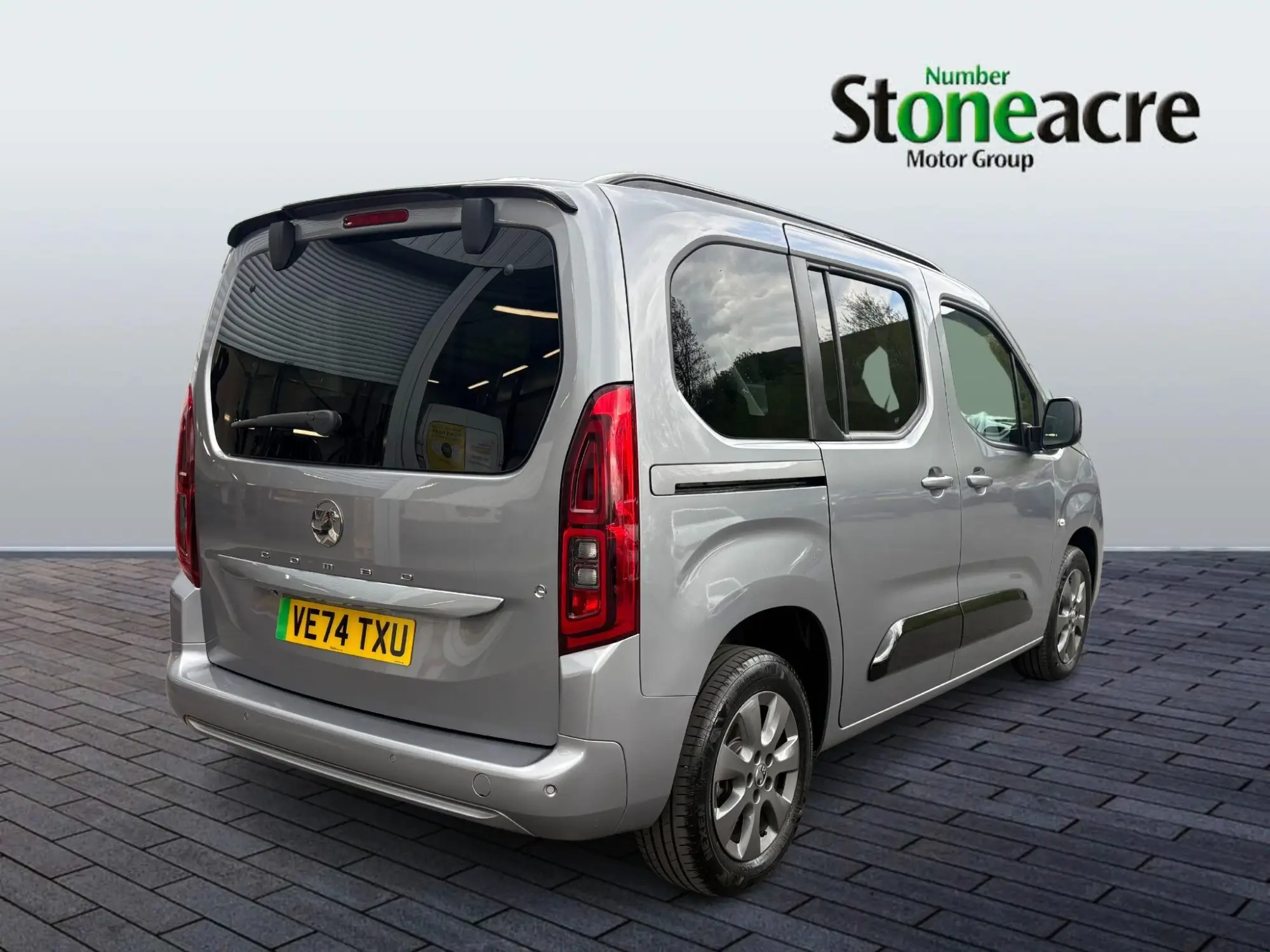 Vauxhall Combo Life Electric 52kWh Ultimate Auto 5dr (7.4kW Charger) VE74TXU Image 3