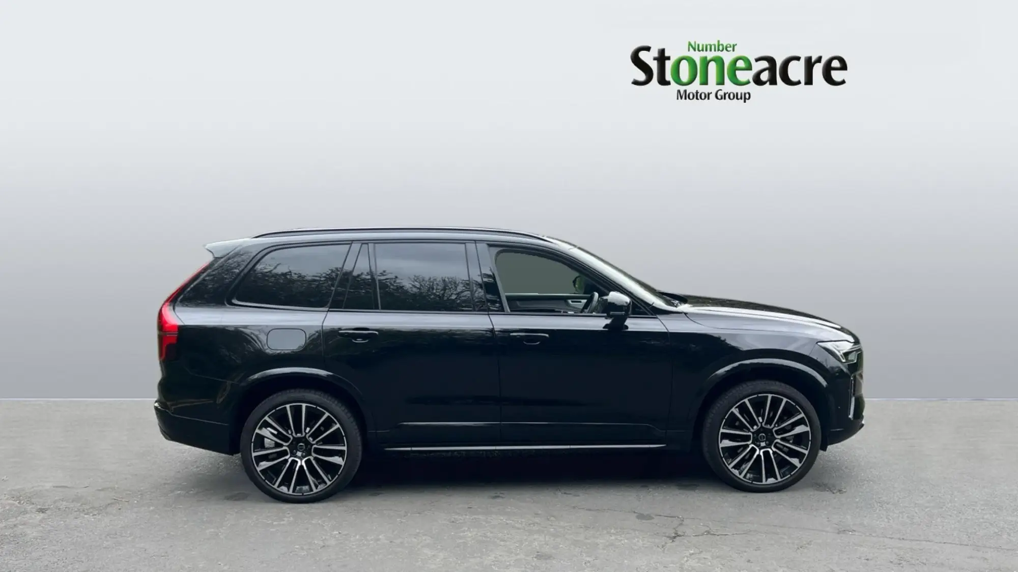 Volvo XC90 Plug-In Hybrid 2.0 T8 18.8kWh Ultra Dark Auto 4WD Euro 6 (s/s) 5dr ND75FPU Image 3