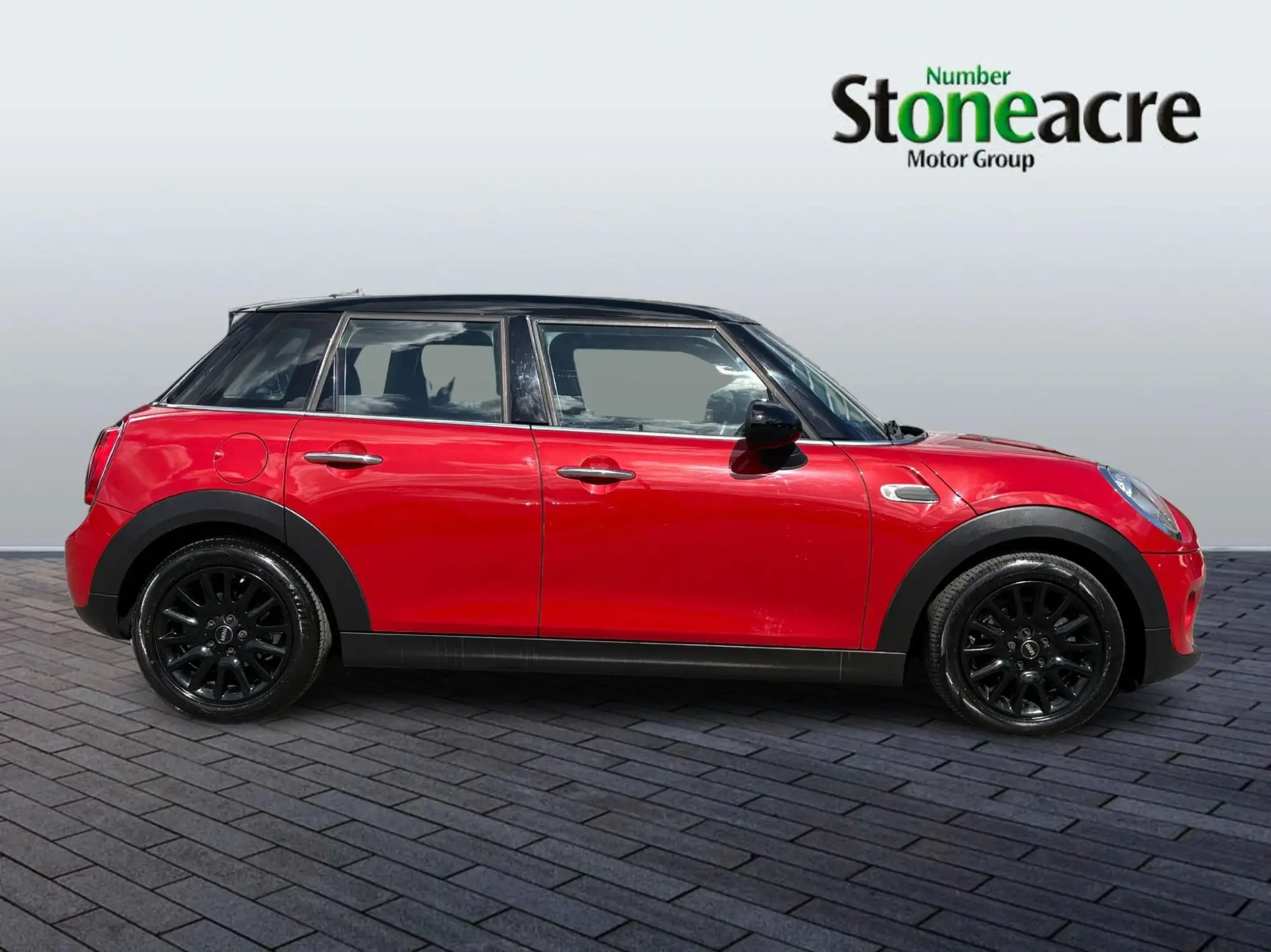 MINI Hatch 1.5 Cooper Euro 6 (s/s) 5dr GM16TXS Image 2