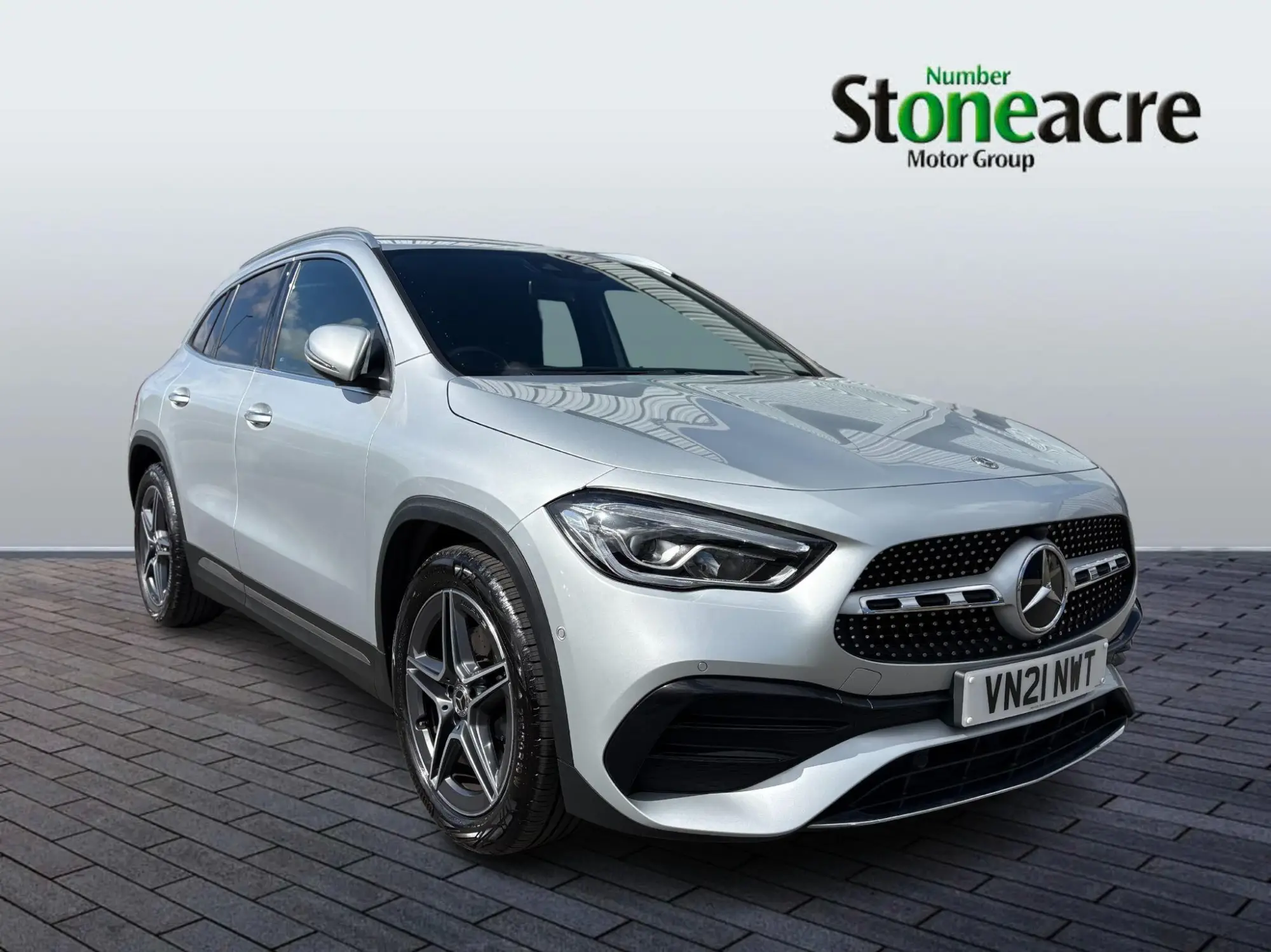 Mercedes-Benz GLA 1.3 GLA180 AMG Line (Premium) 7G-DCT Euro 6 (s/s) 5dr VN21NWT Image 1